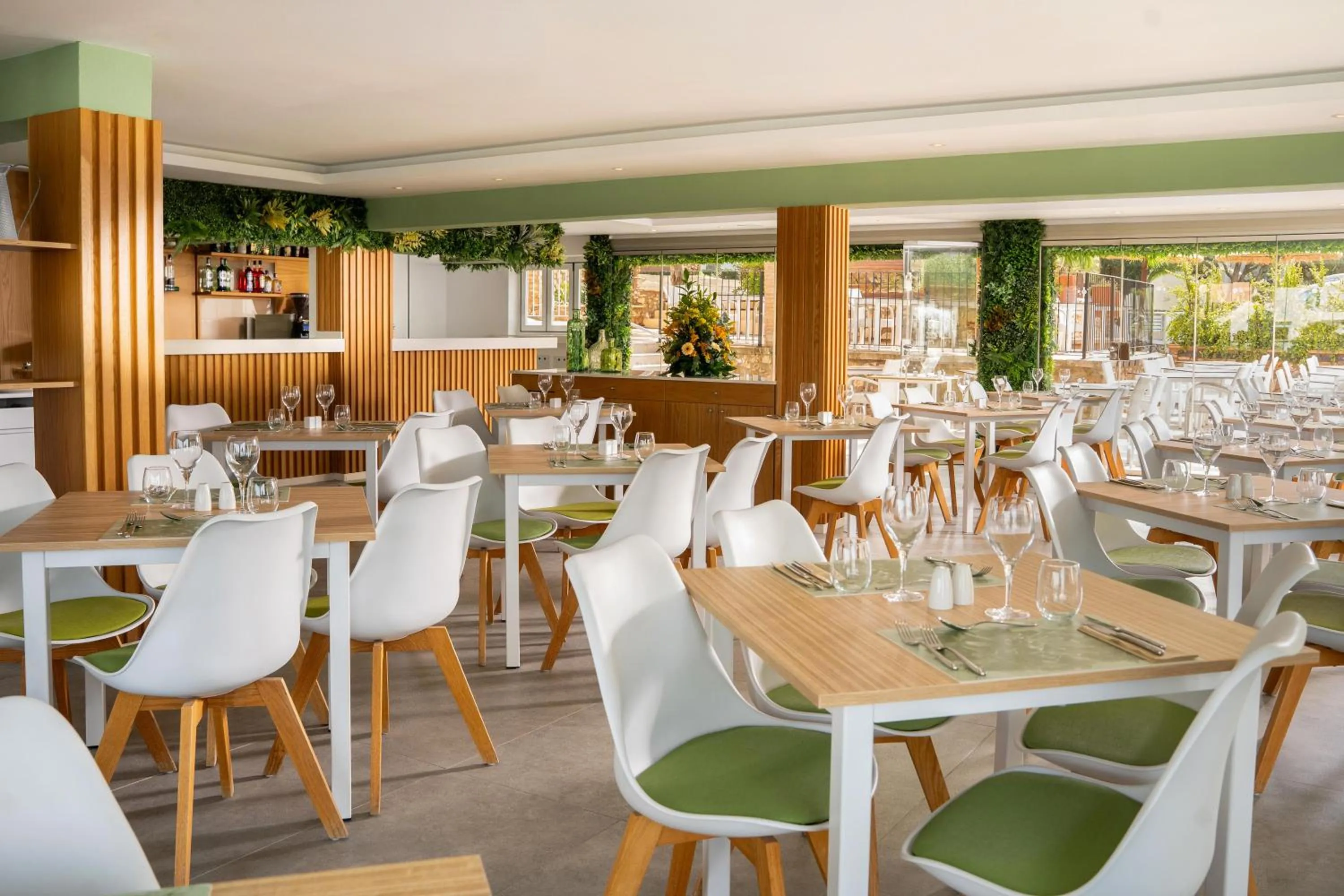 Restaurant/places to eat in MarSenses Natura Olea Hotel - Adults Only