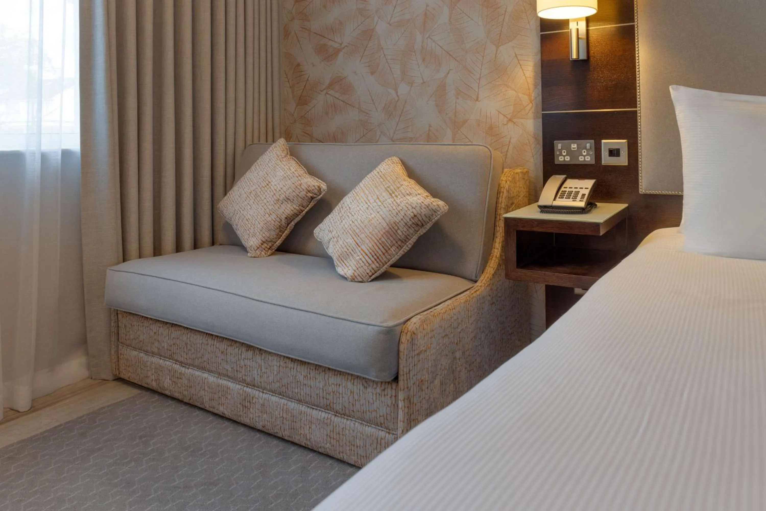 Bedroom in DoubleTree by Hilton London Heathrow Airport