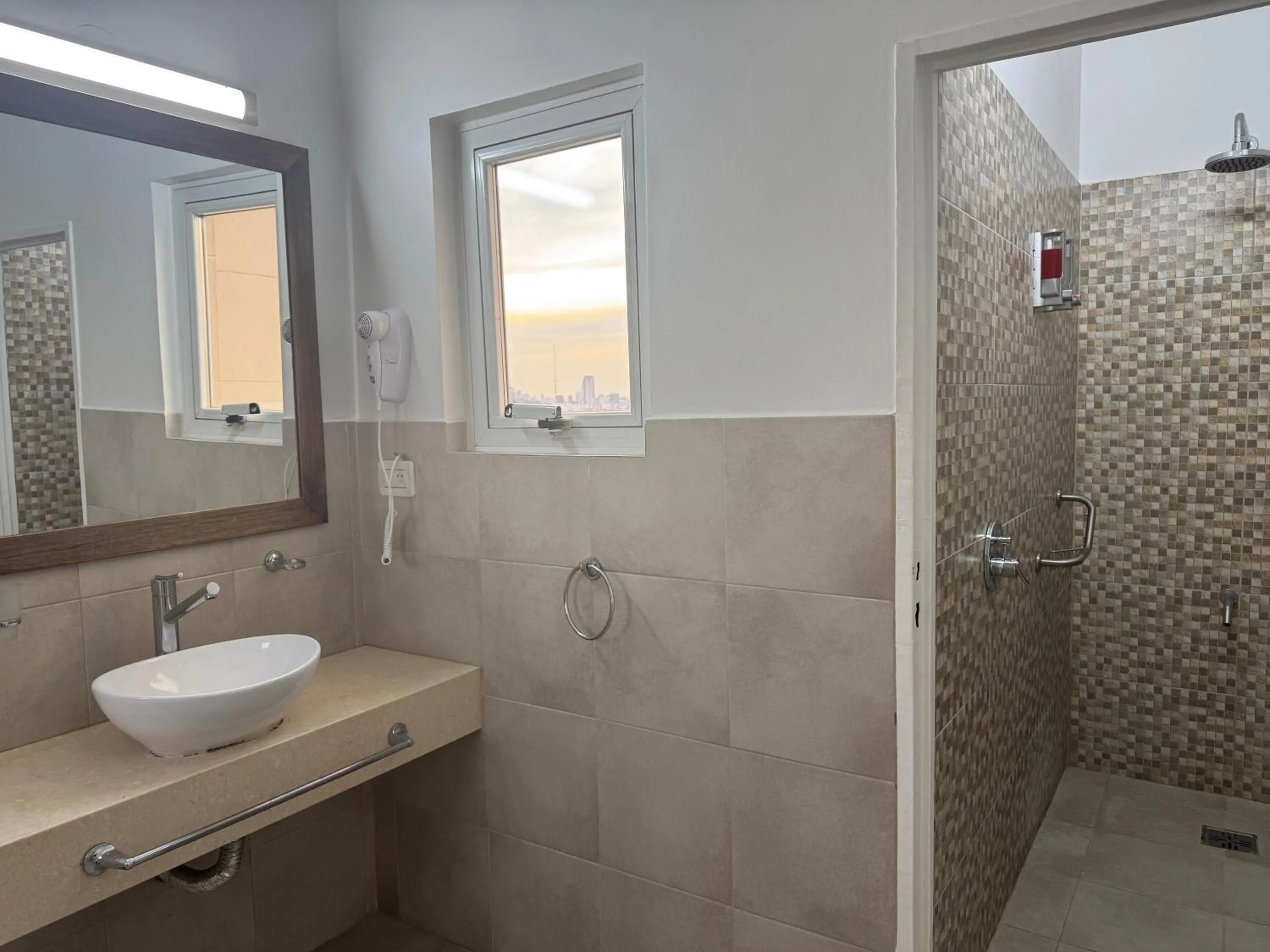 Shower in Hotel Lyon by MH