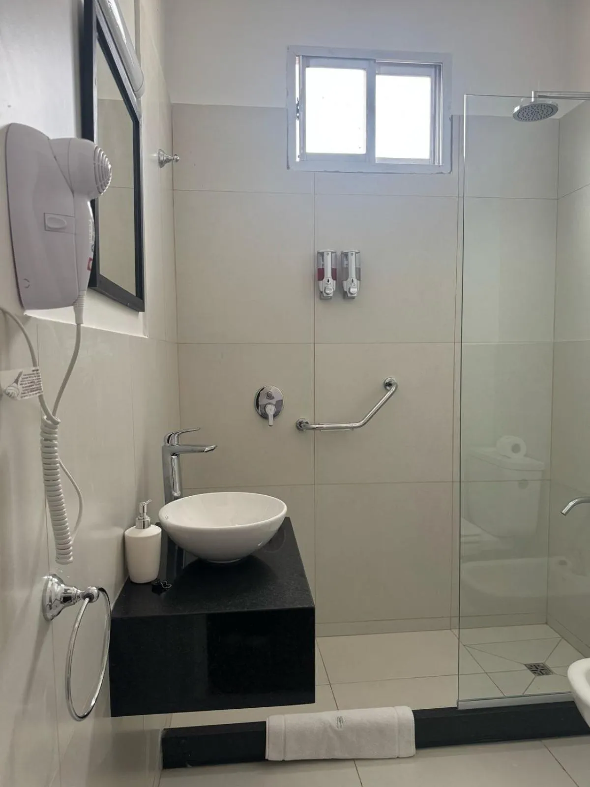 Shower in Hotel Lyon by MH