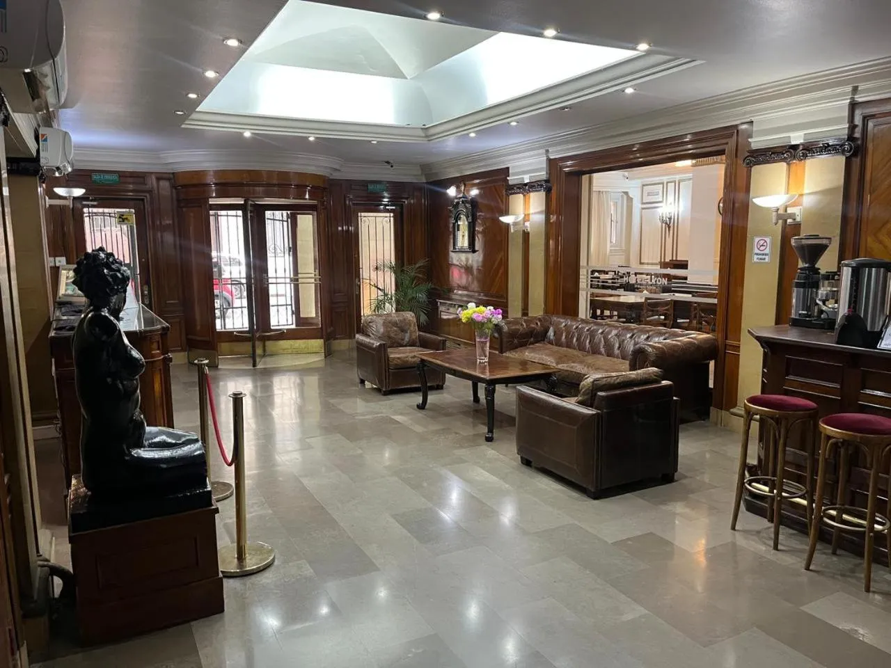 Lobby or reception in Hotel Lyon by MH