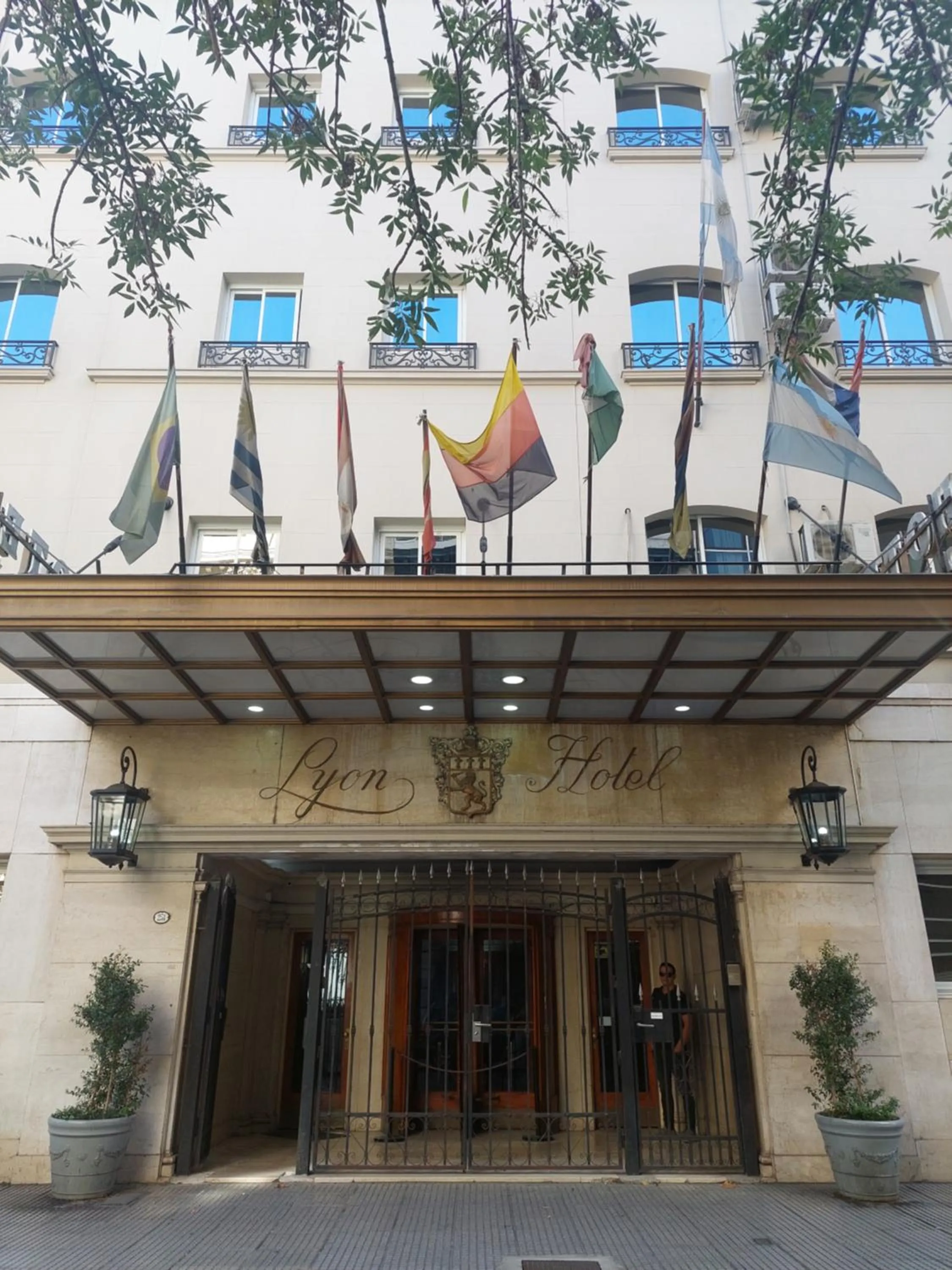 Property building in Hotel Lyon by MH