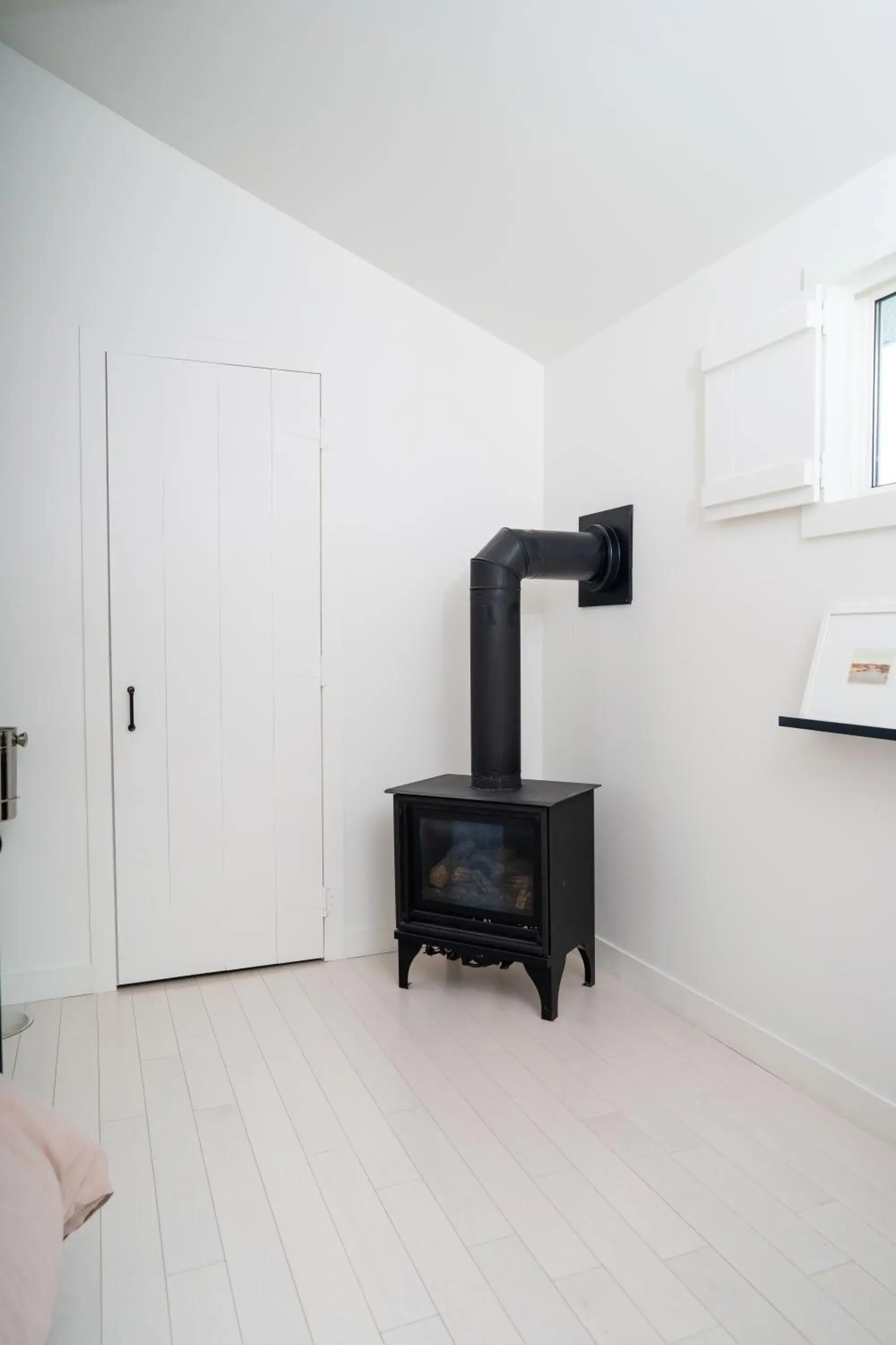 Queen Room in The Lakeside Prince Edward County Queen Room in The Lakeside Prince Edward County