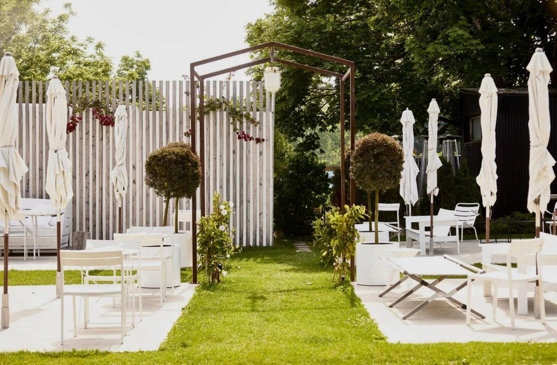 Restaurant/places to eat in The Lakeside Prince Edward County