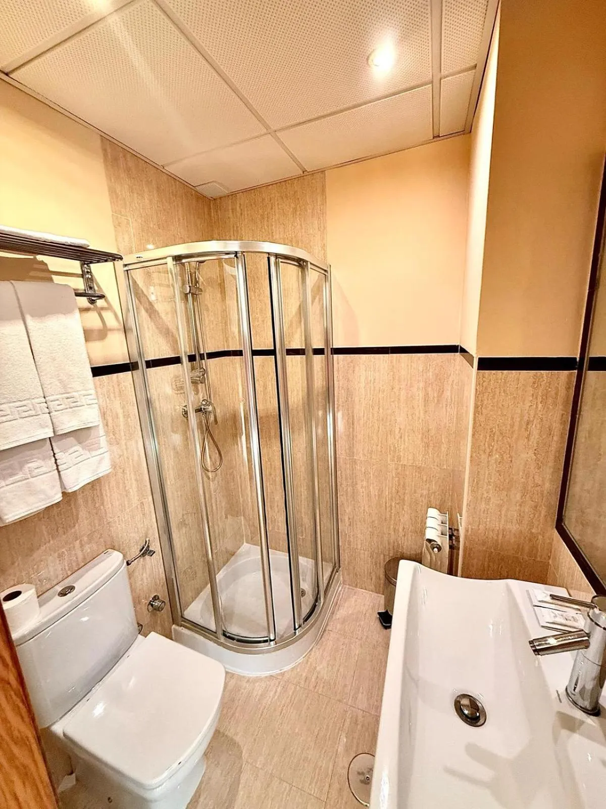 Shower in Hotel Fernando IV
