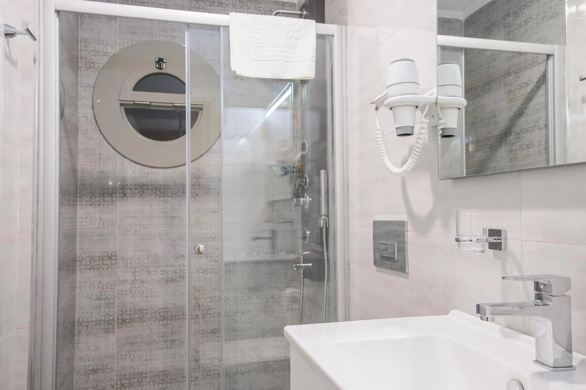 Bathroom in Bademli Konak Otel