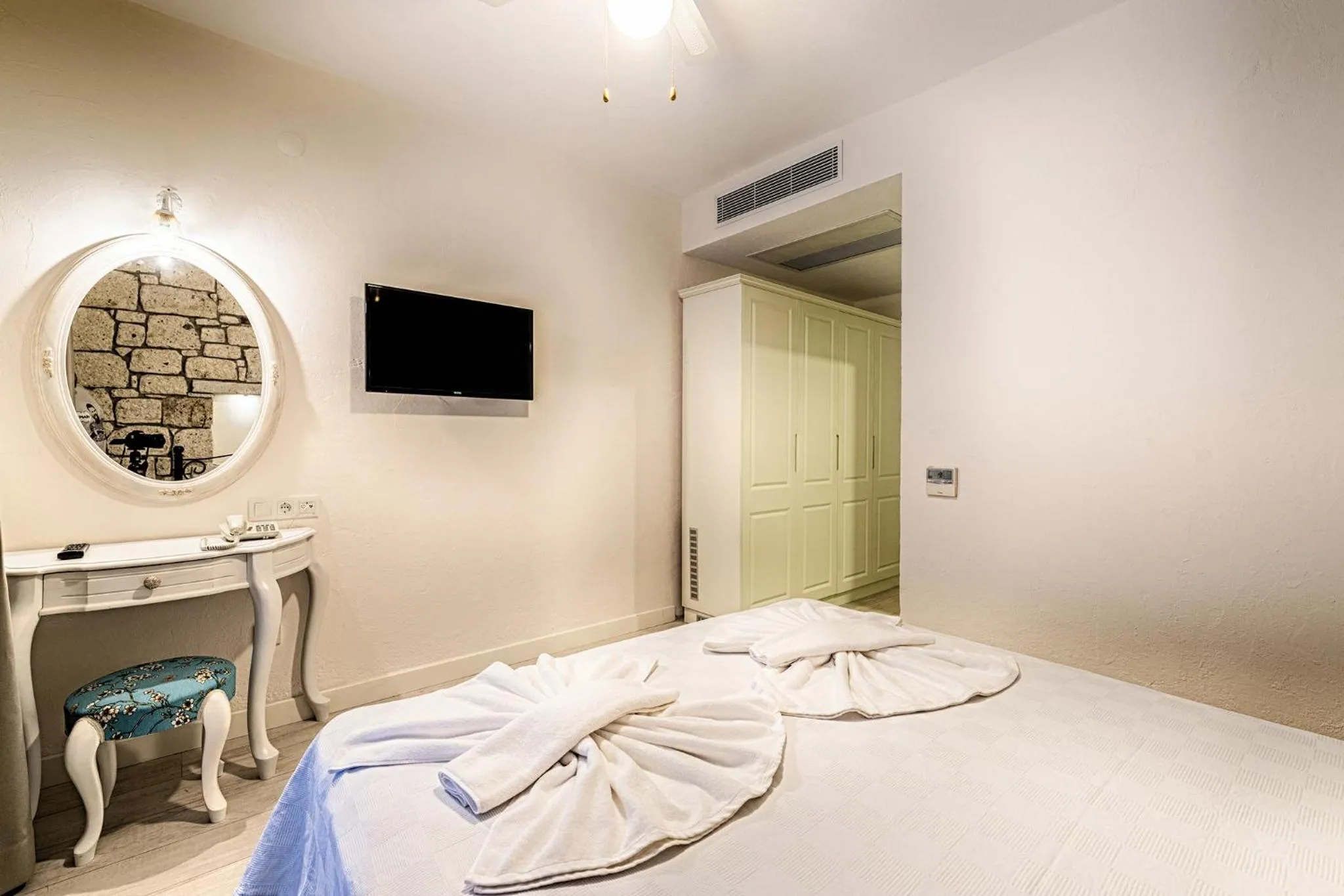 TV and multimedia, Bed in Bademli Konak Otel