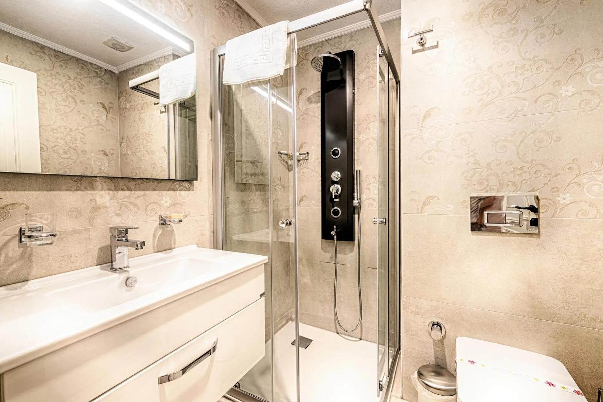 Bathroom in Bademli Konak Otel