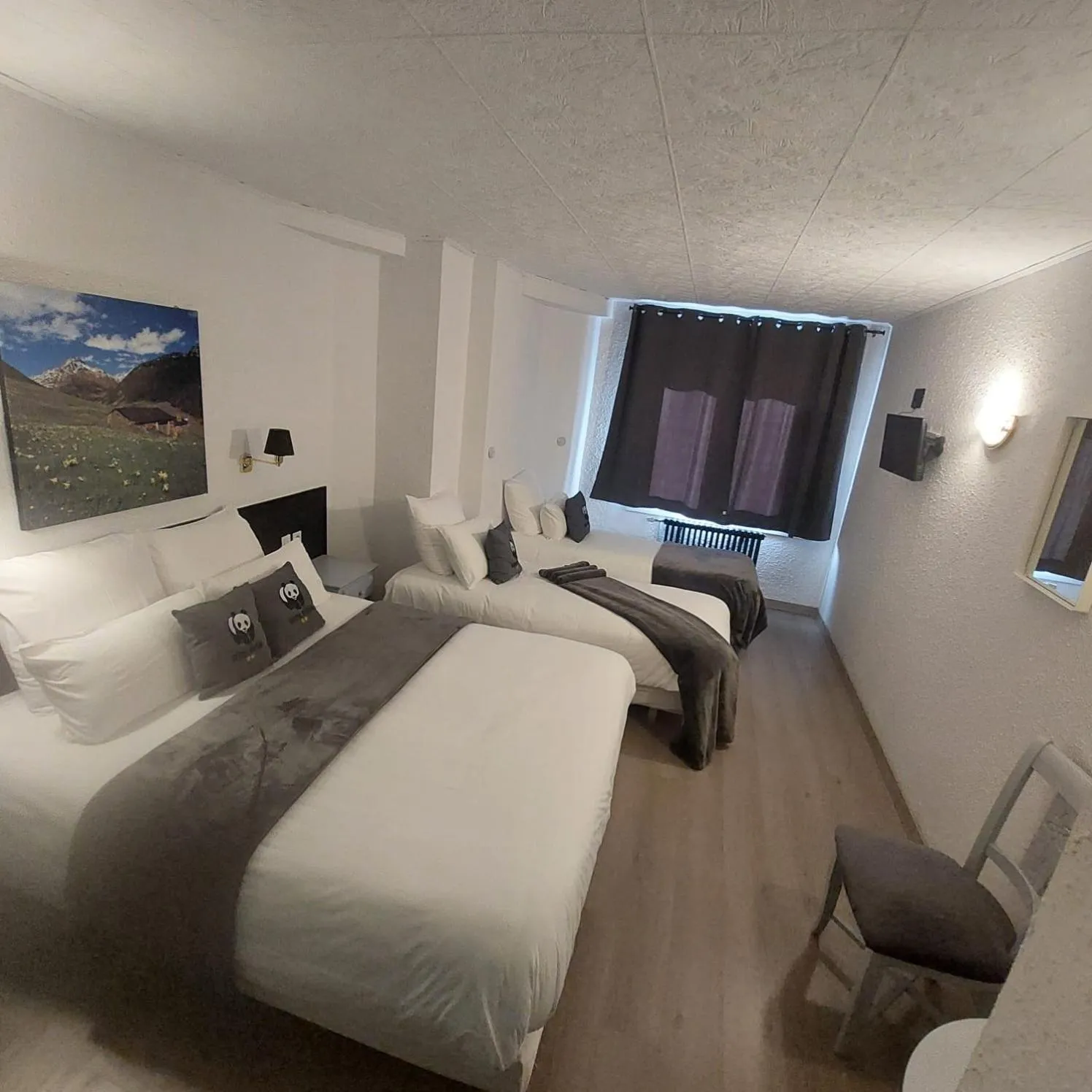 TV and multimedia, Bed in Hotel Panda