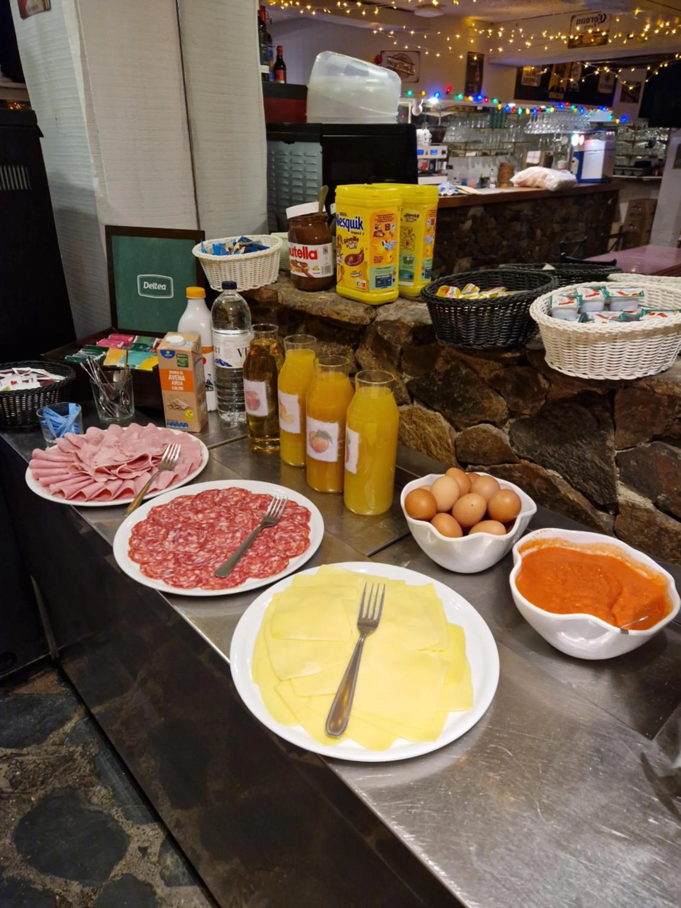 Food and drinks in Hotel Panda