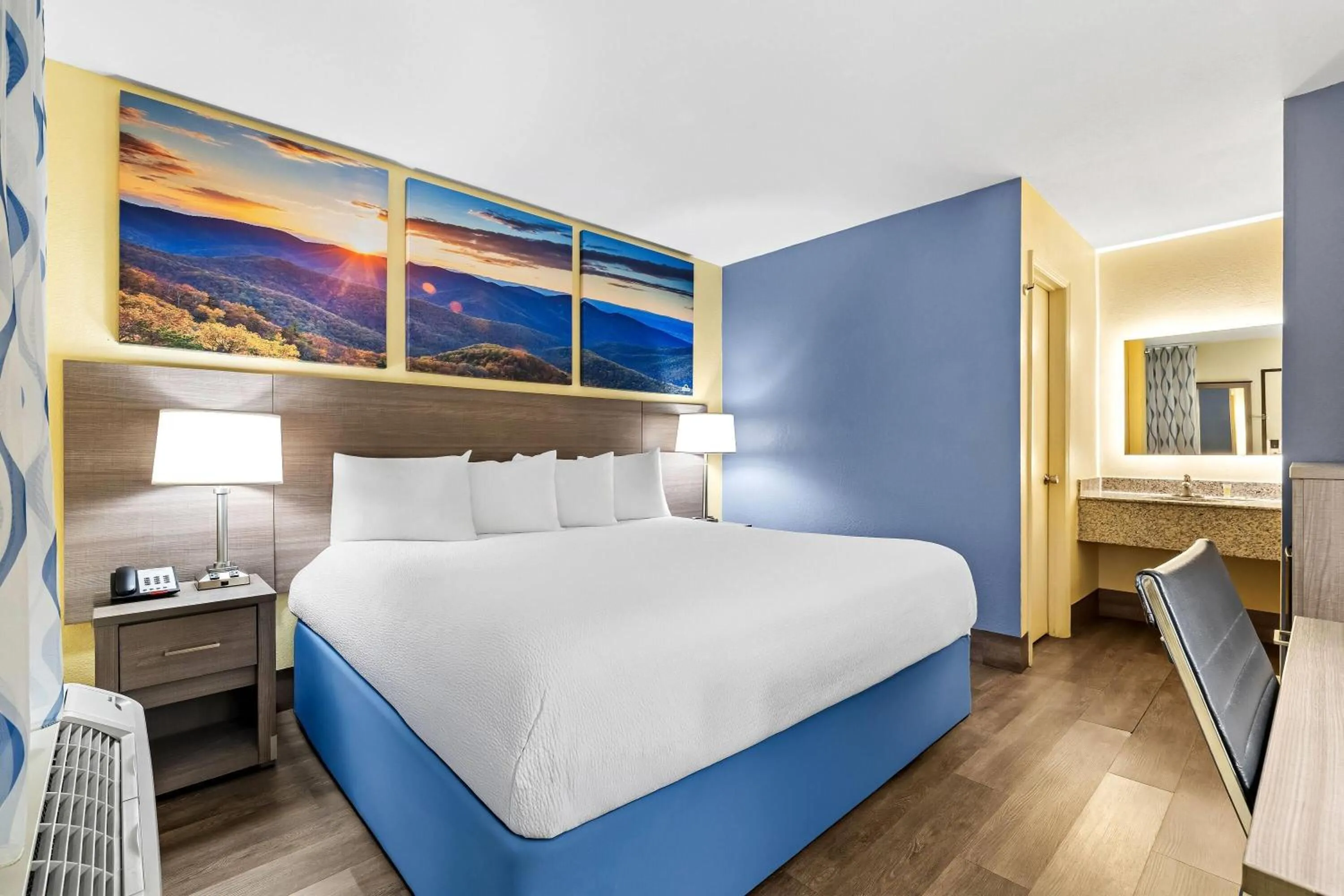 Bed in Days Inn by Wyndham Cleveland TN