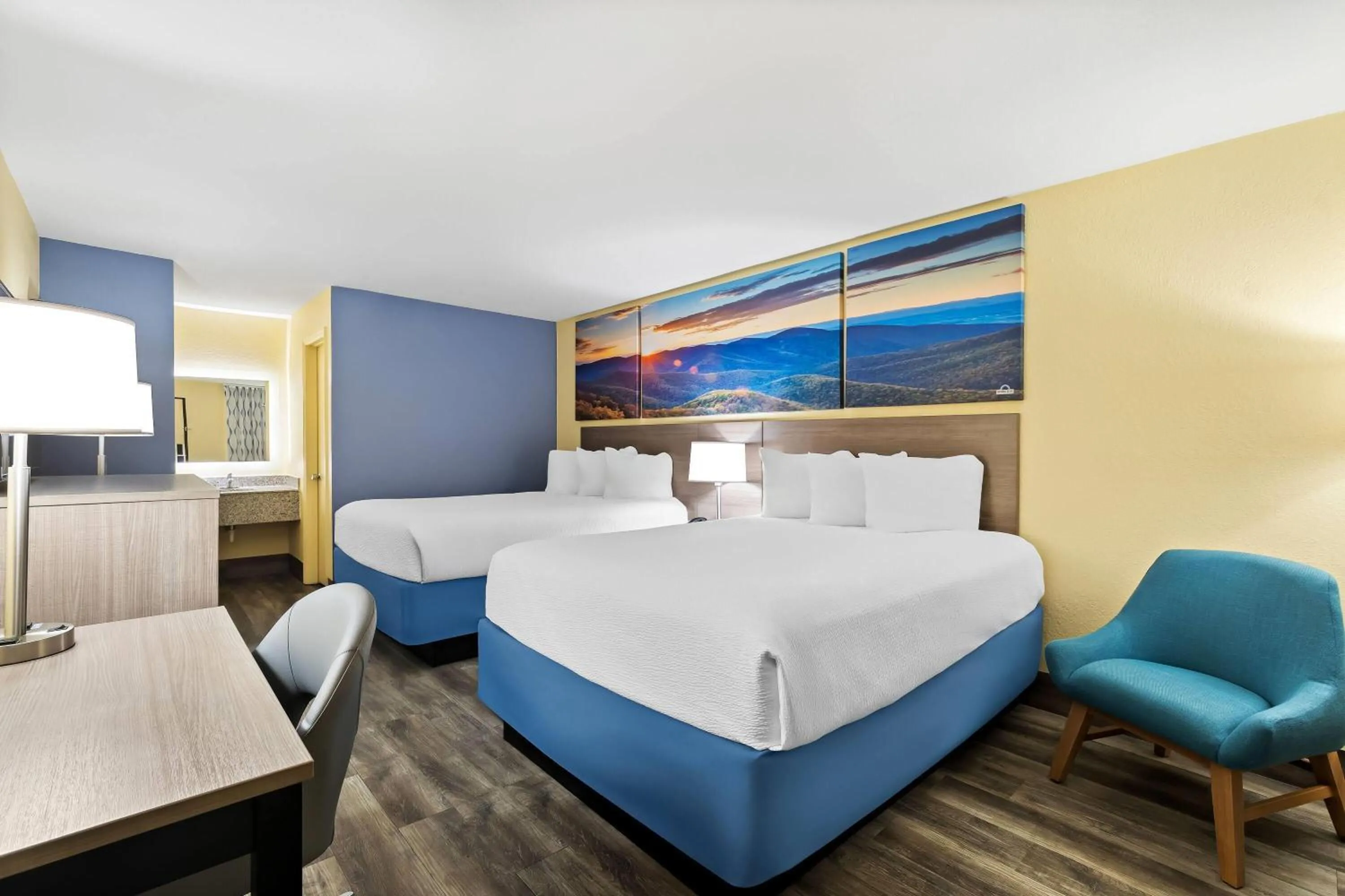 Bed in Days Inn by Wyndham Cleveland TN