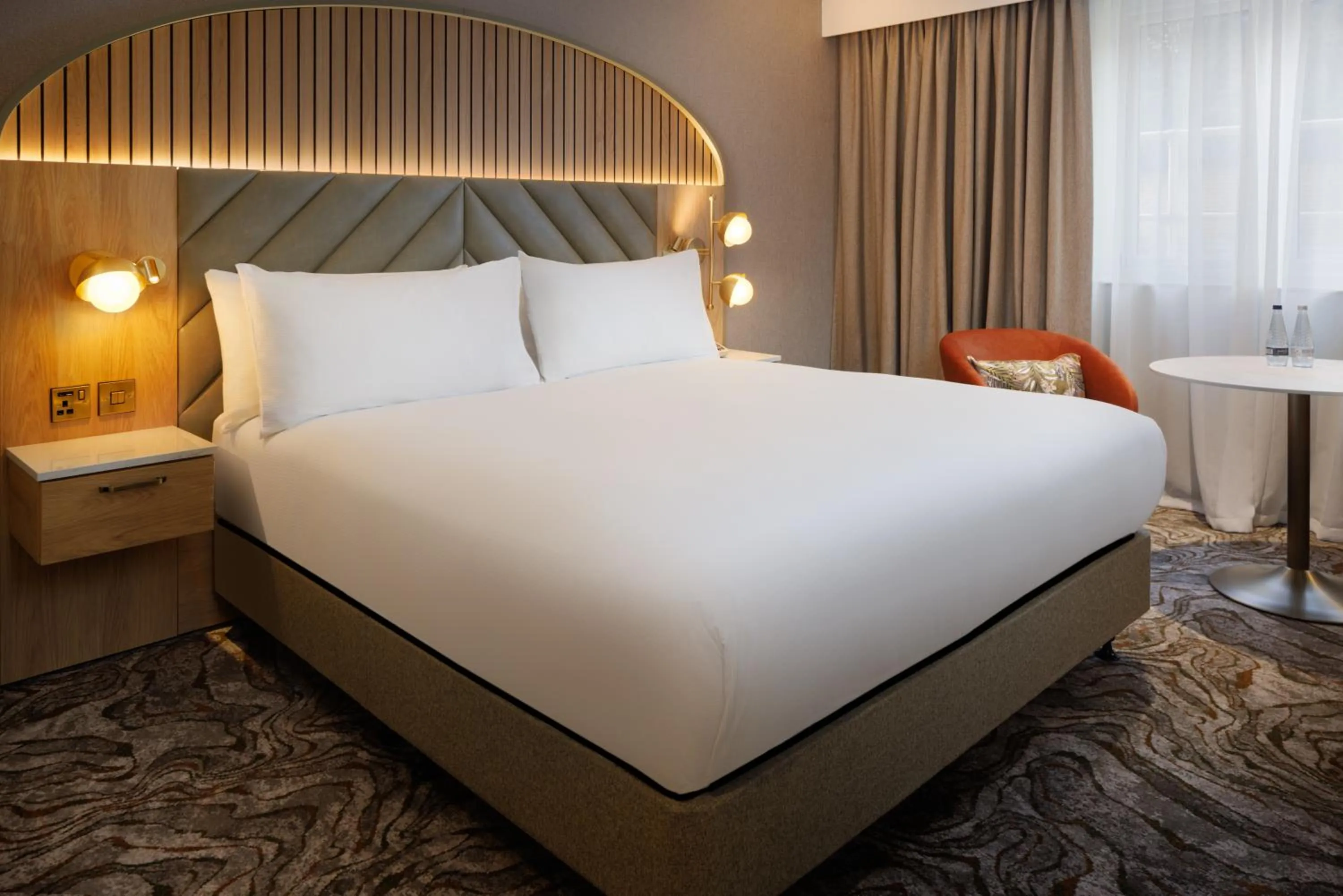 Bed in DoubleTree by Hilton Bristol North