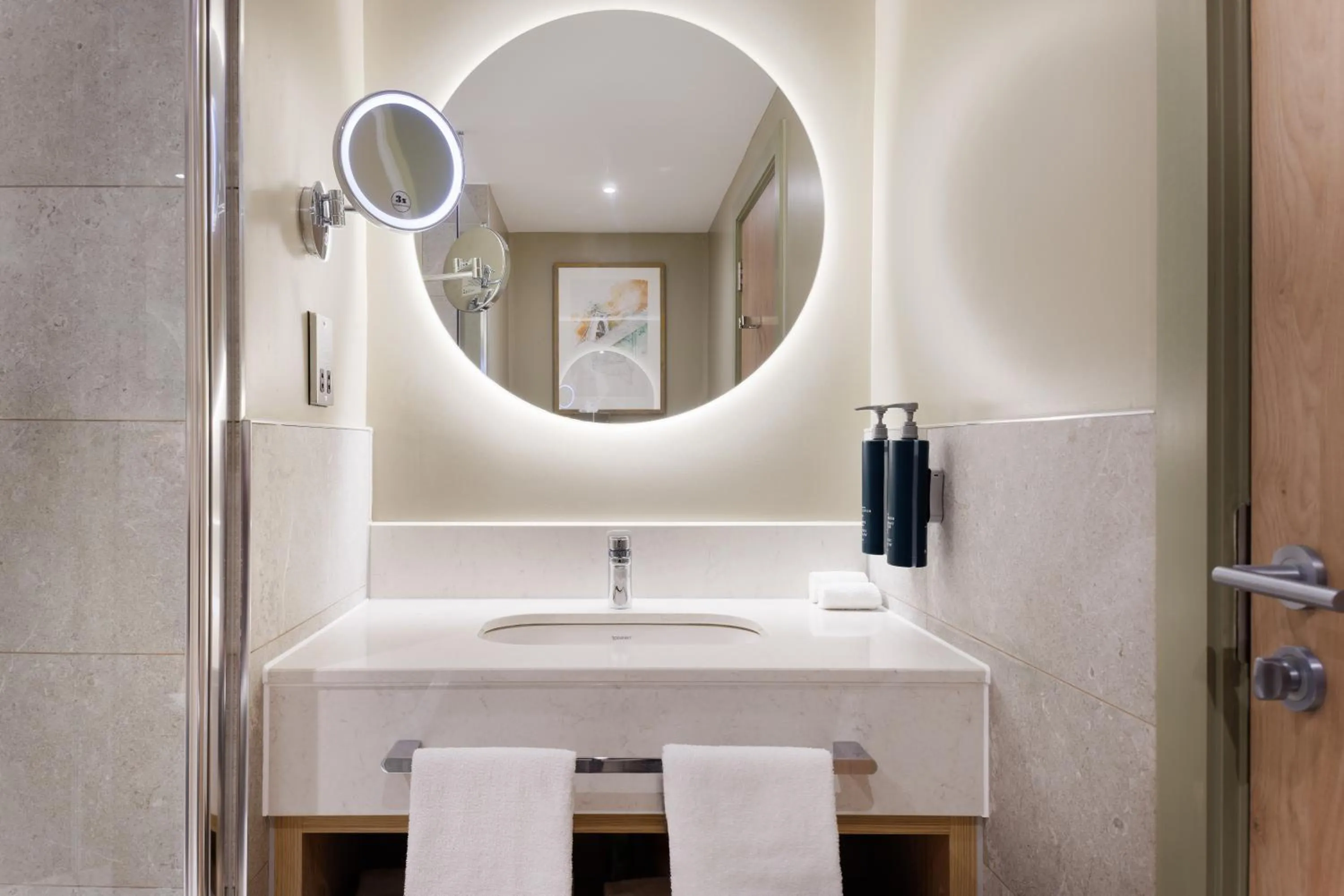 Bathroom in DoubleTree by Hilton Bristol North