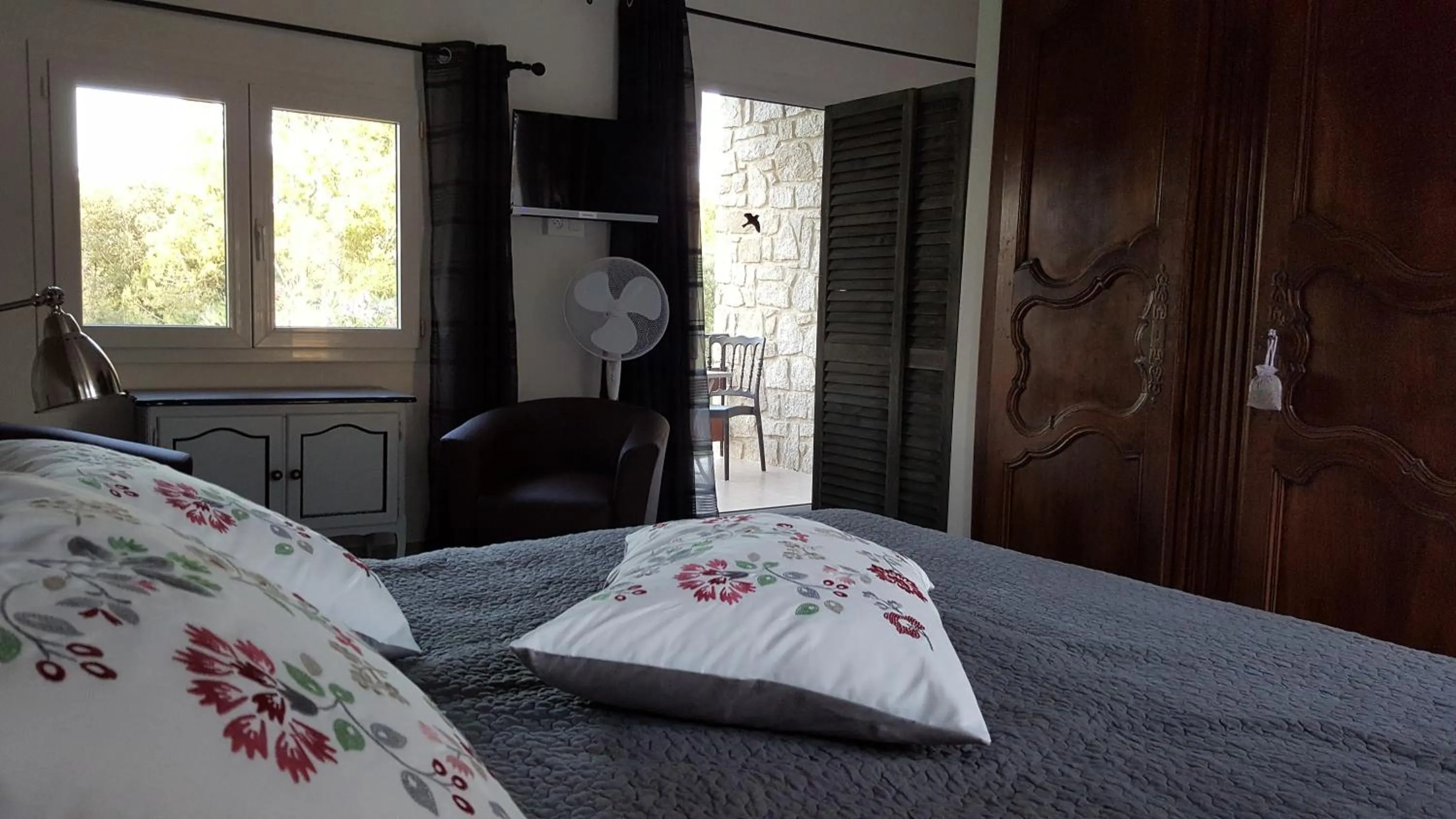 Bed in Résidence Di A Serra