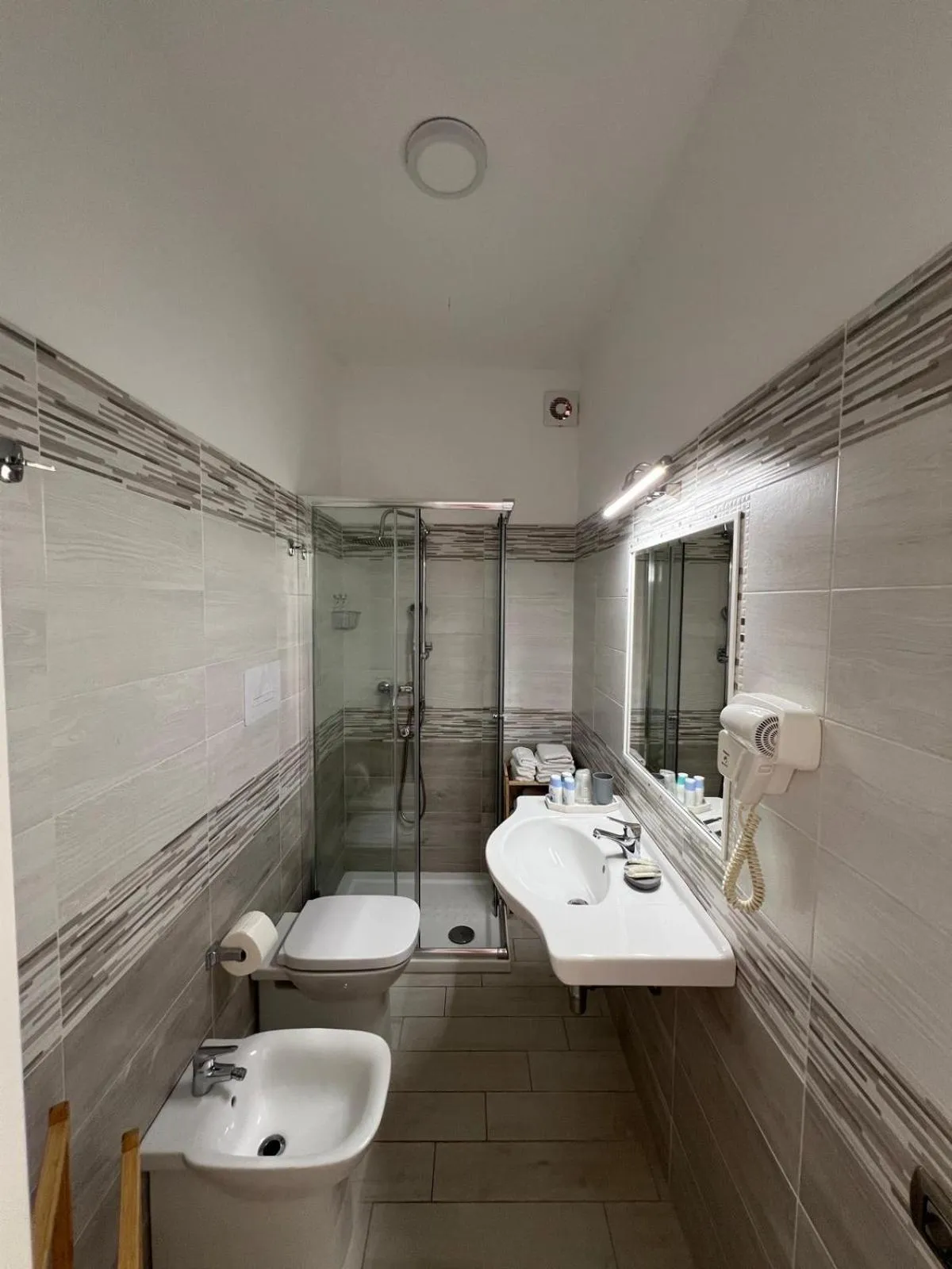 Shower in Le Tre Rose