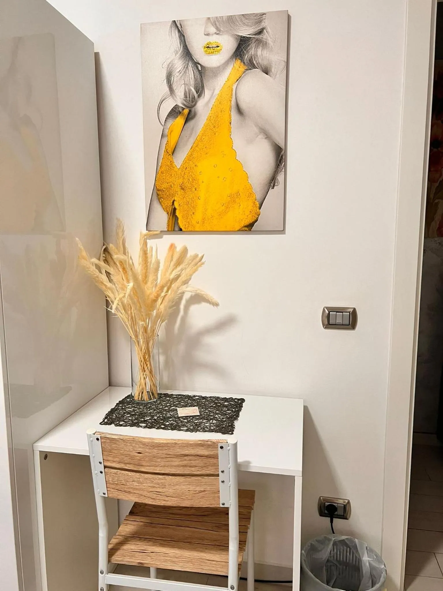 Decorative detail in Le Tre Rose