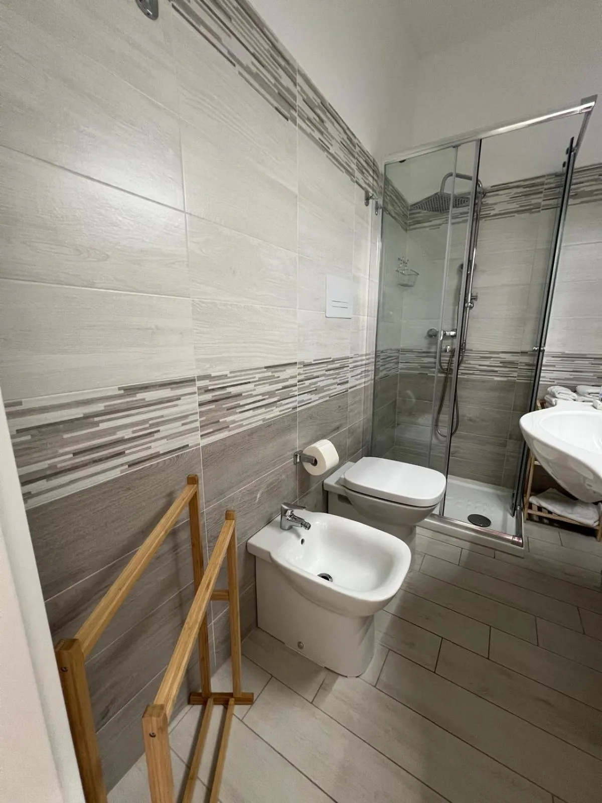 Shower in Le Tre Rose