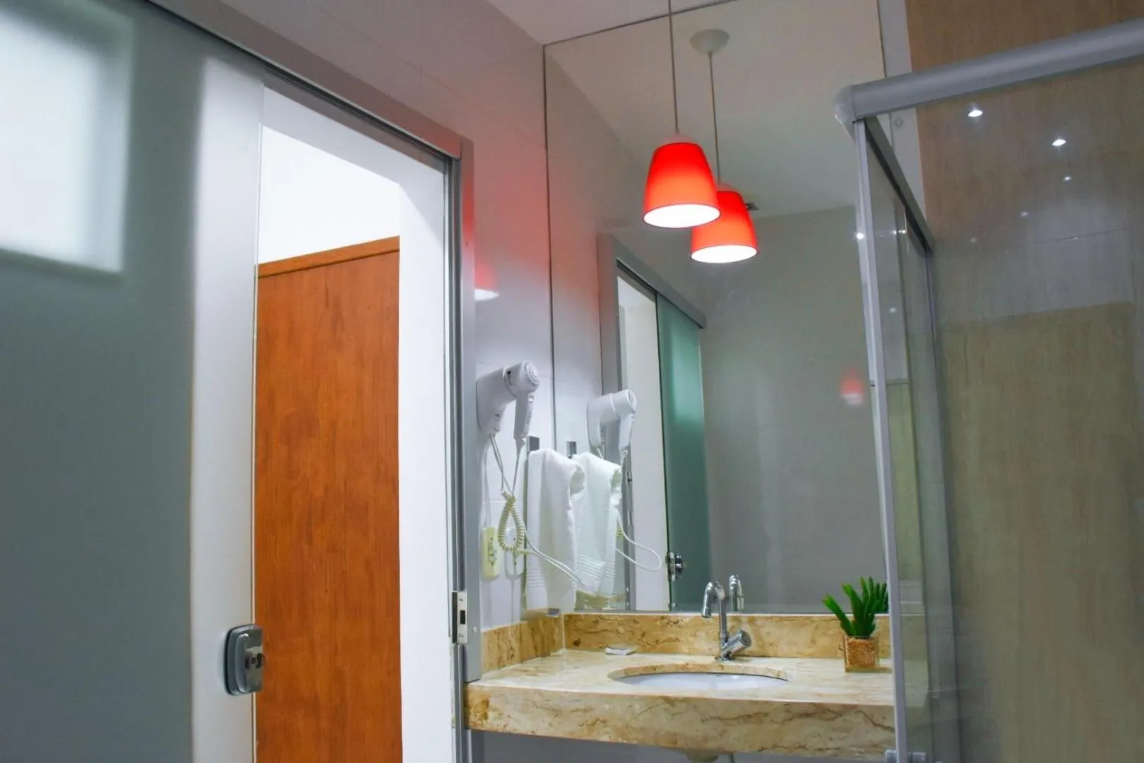 Bathroom in Pioneiro Hotel