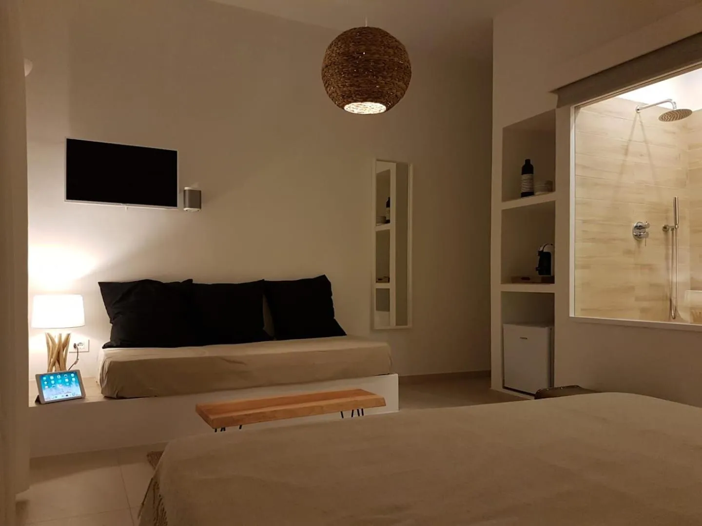 Photo of the whole room, Bed in Break for two