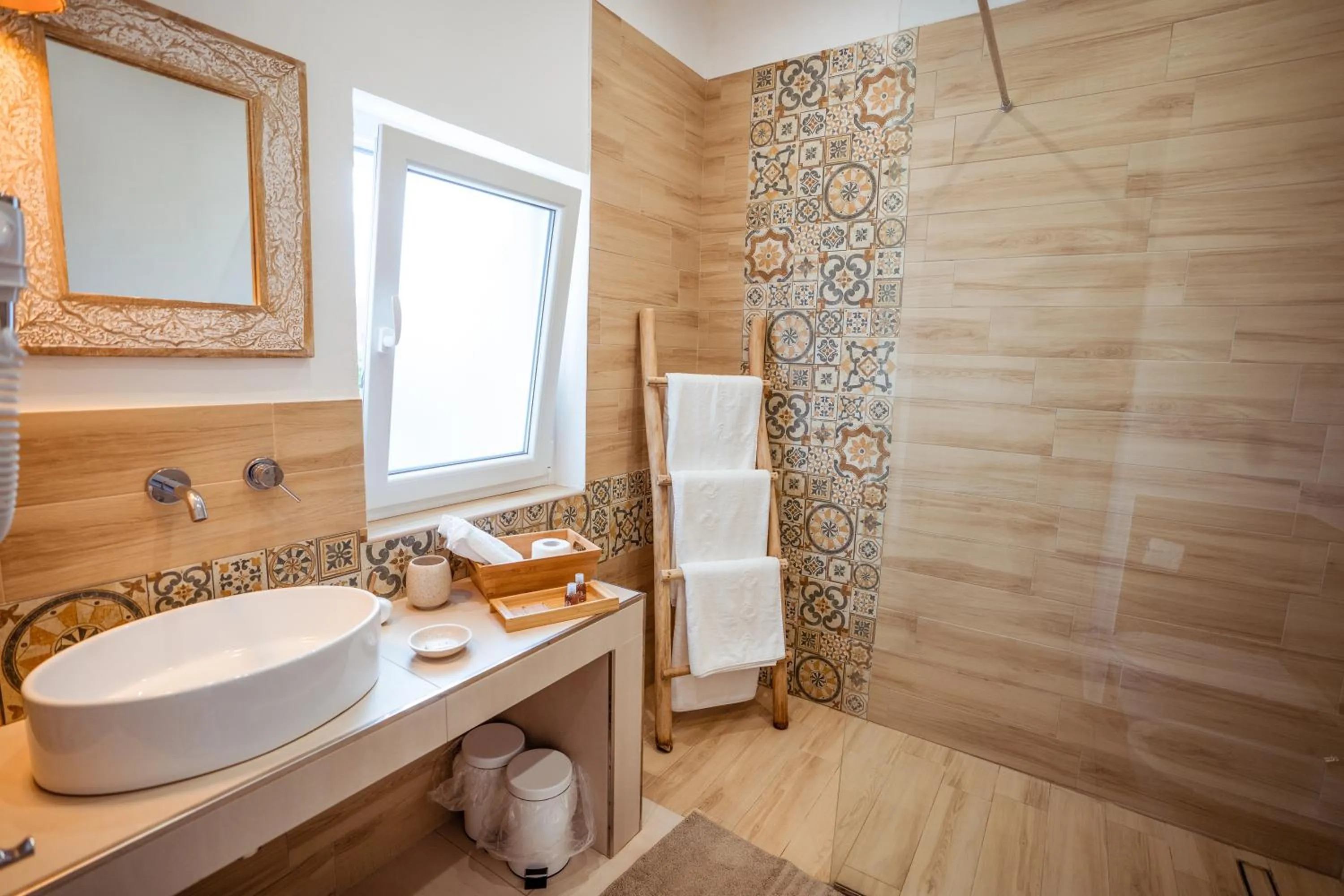 Toilet in Break for two