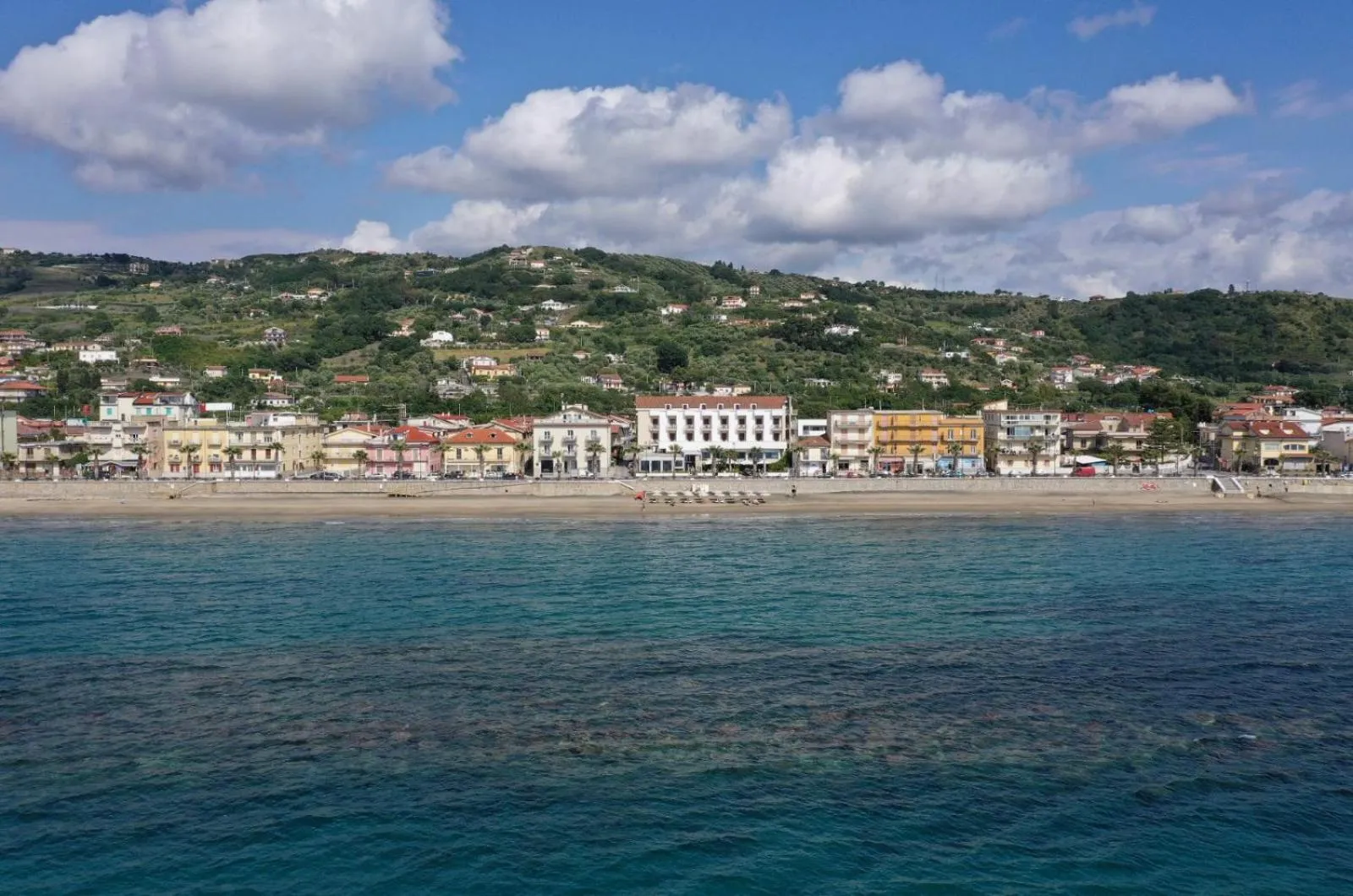 Neighbourhood in Break for two