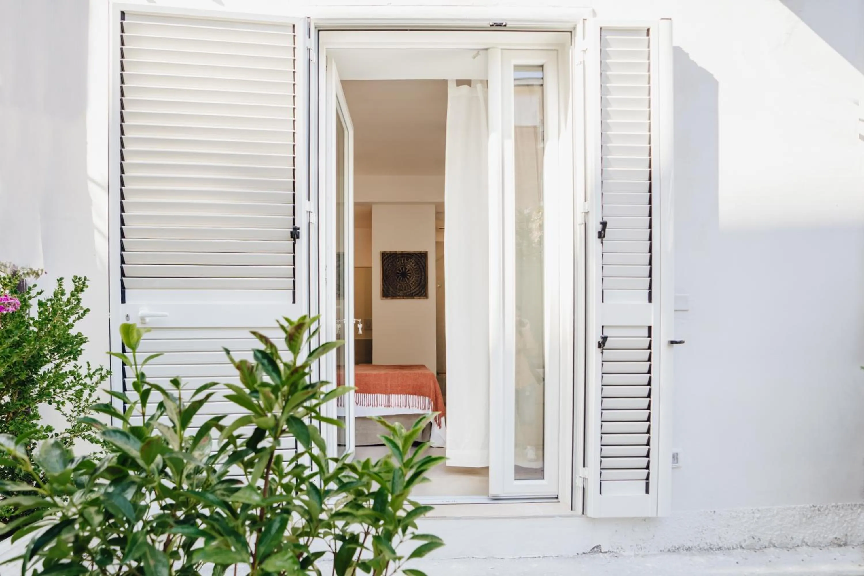 Facade/entrance in Break for two