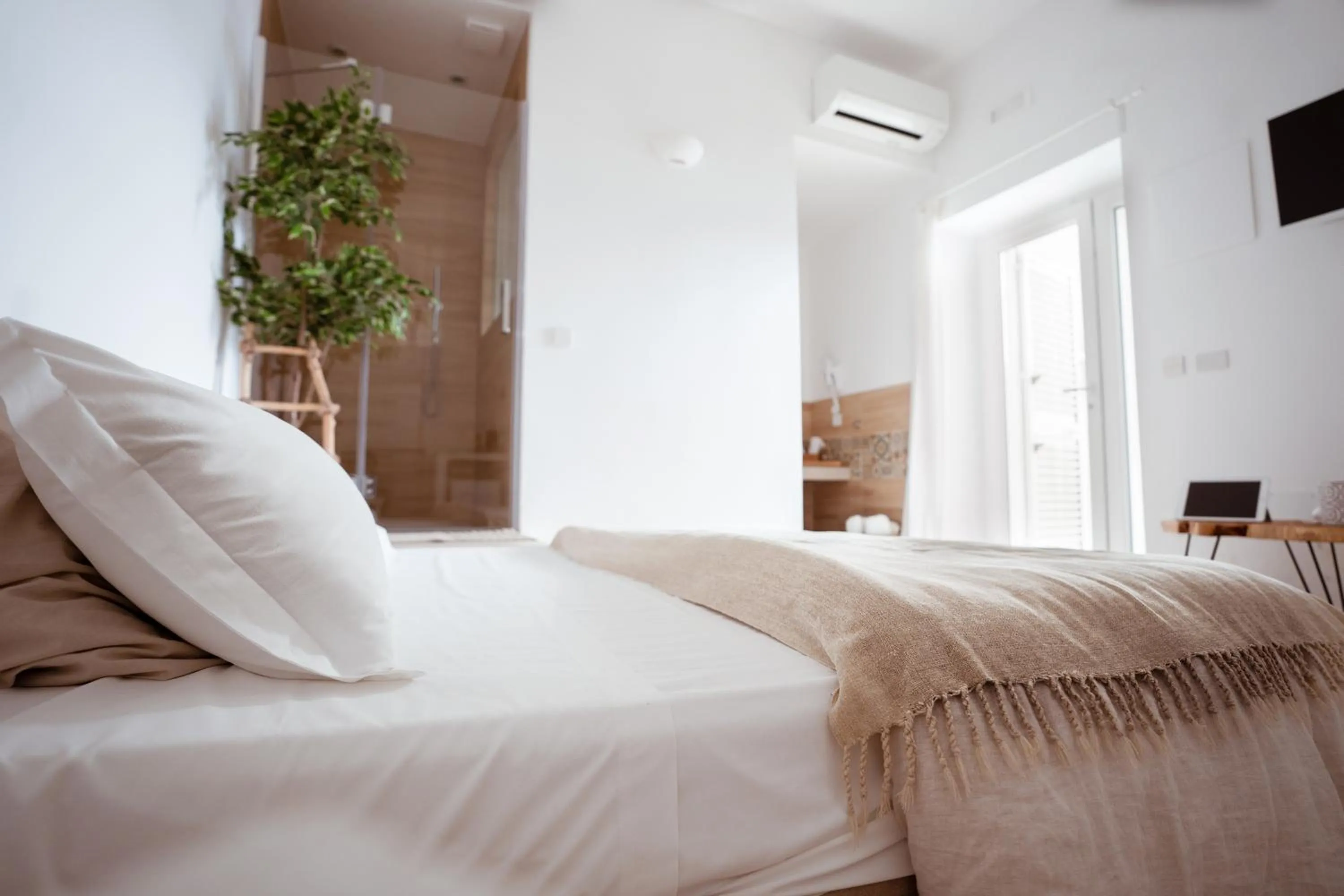 Bed in Break for two