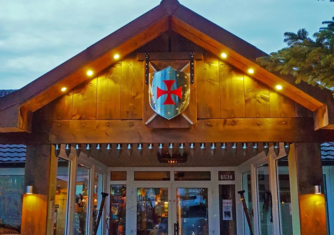 Facade/entrance in BinzHotel Landhaus Waechter