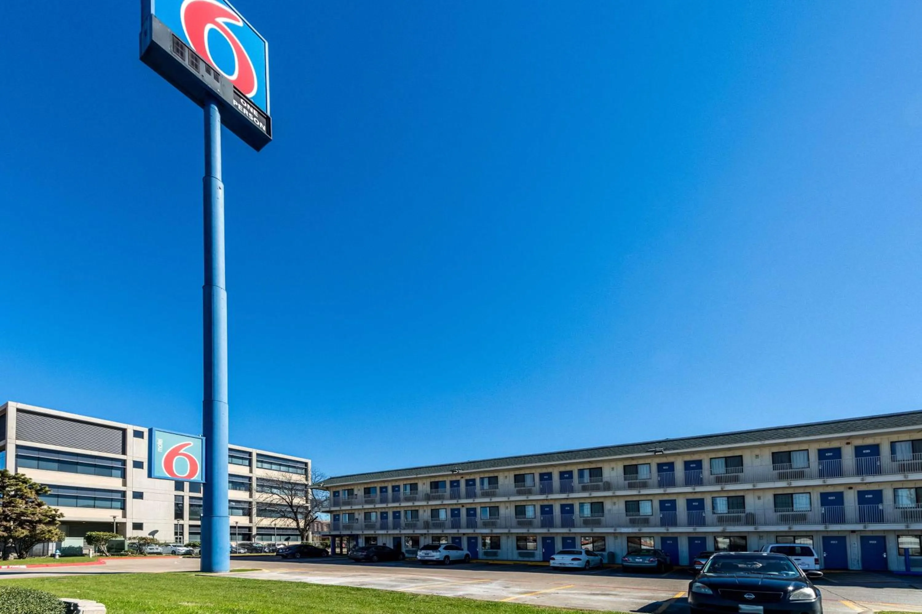 Property building in Motel 6-Garland, TX - Dallas