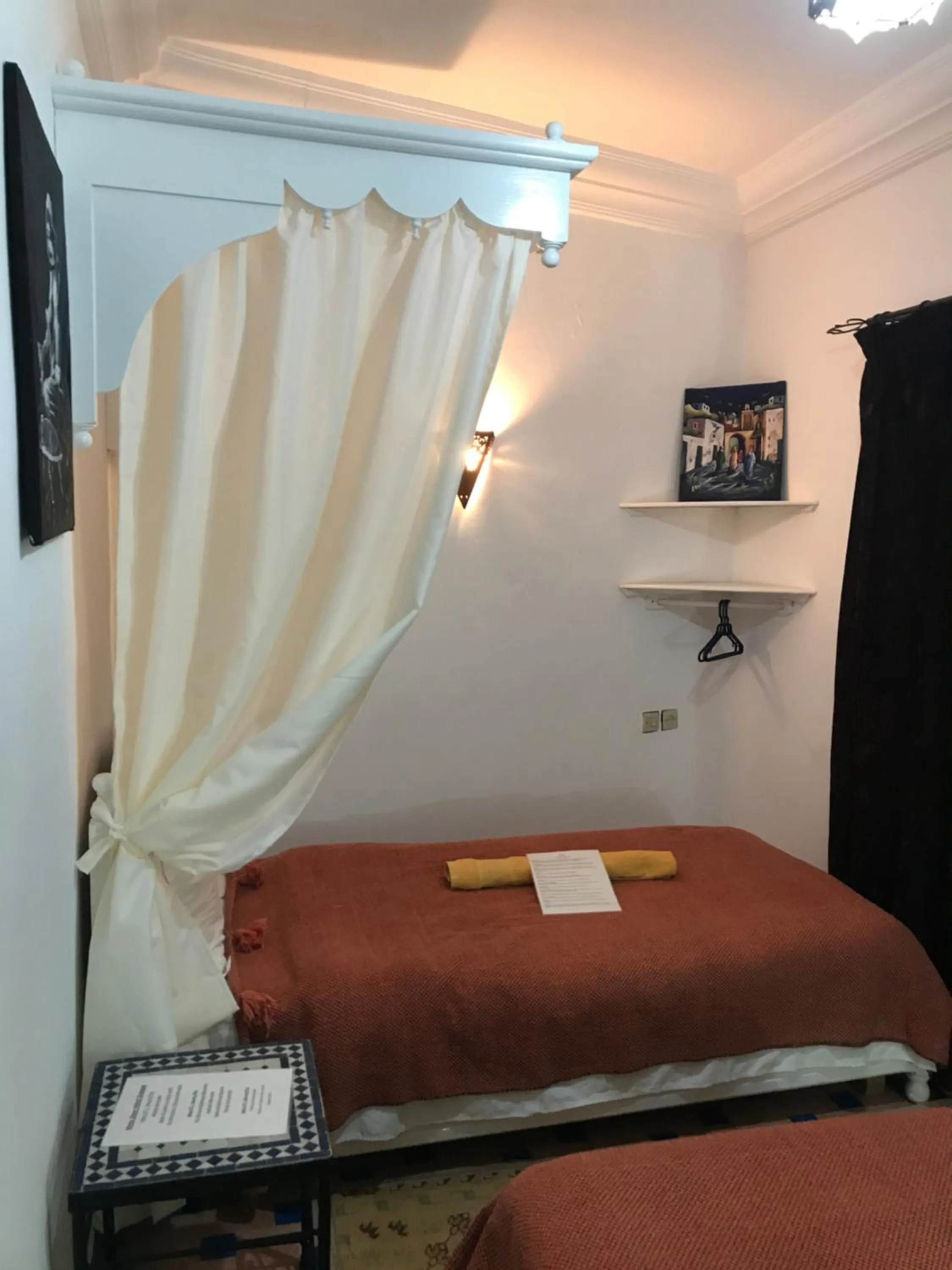 Bed in Hôtel Riad Gnaoua