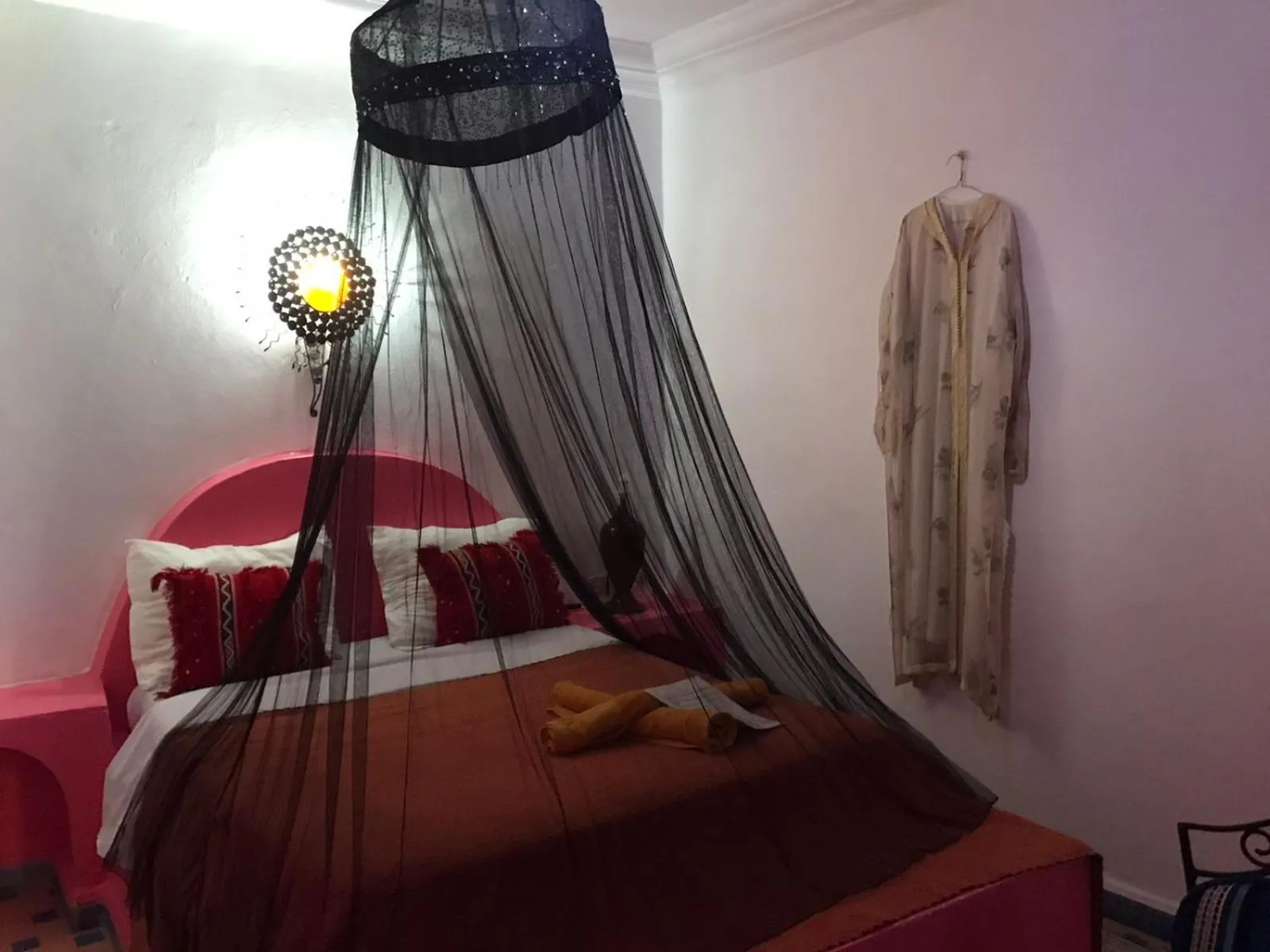 Bed in Hôtel Riad Gnaoua