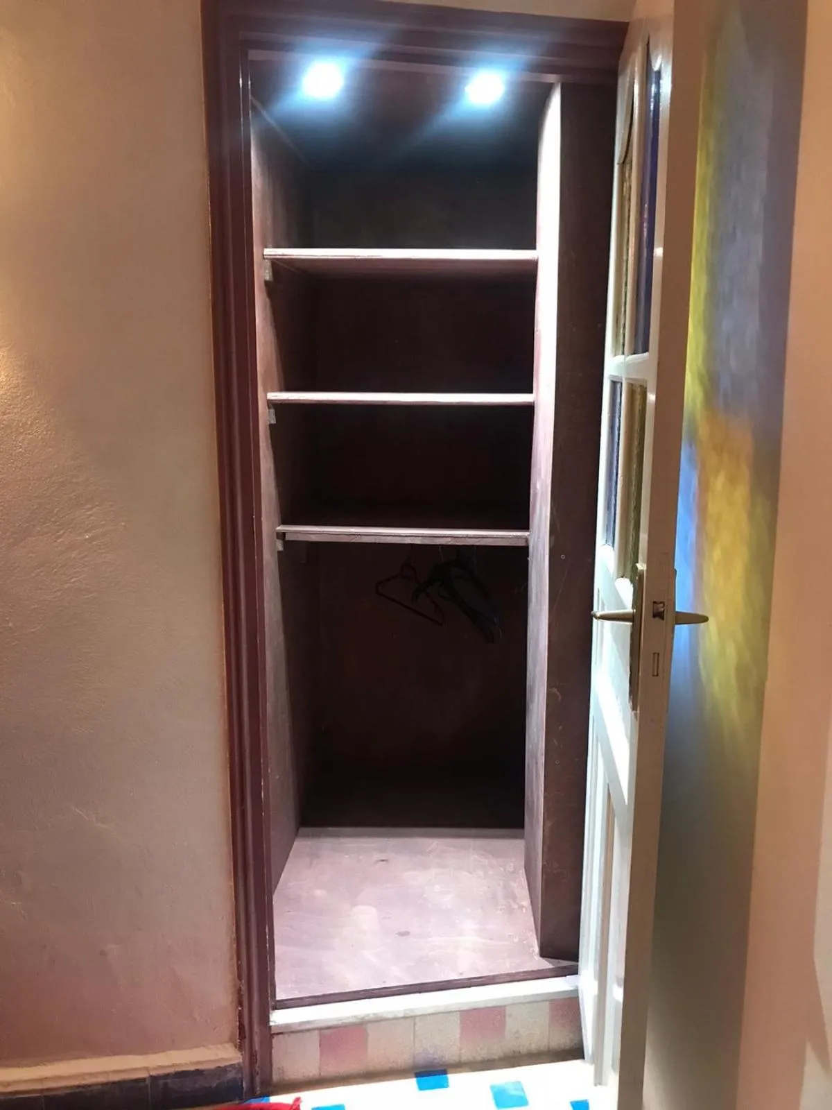 wardrobe in Hôtel Riad Gnaoua