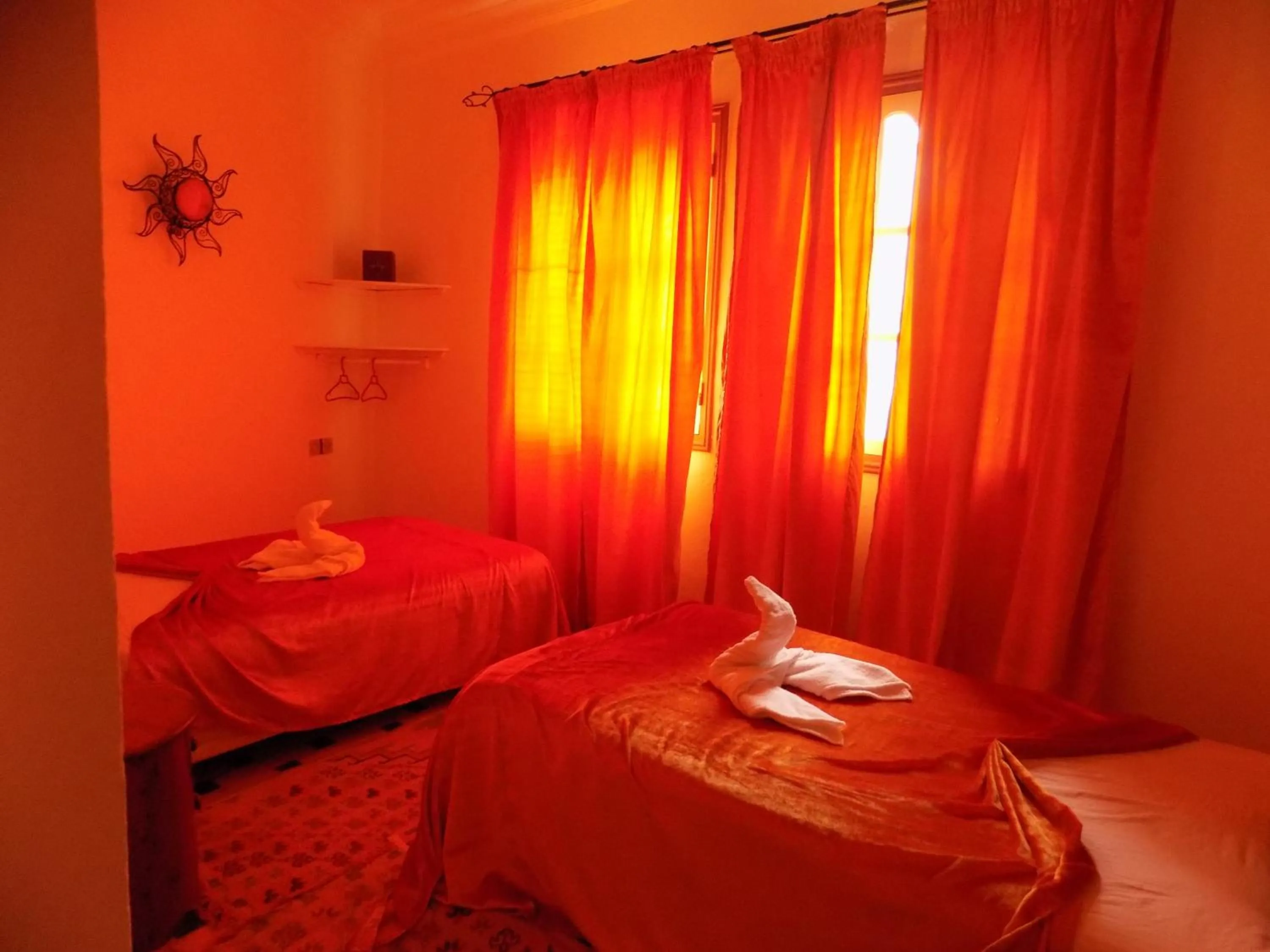 Day, Bed in Hôtel Riad Gnaoua