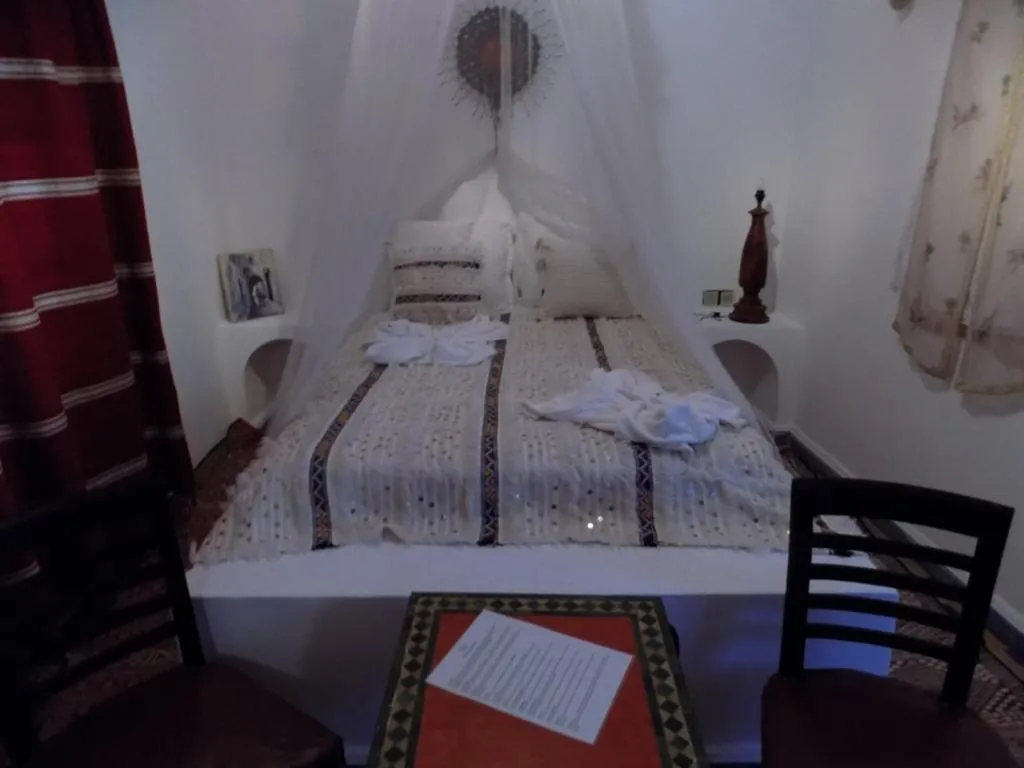 Bed in Hôtel Riad Gnaoua