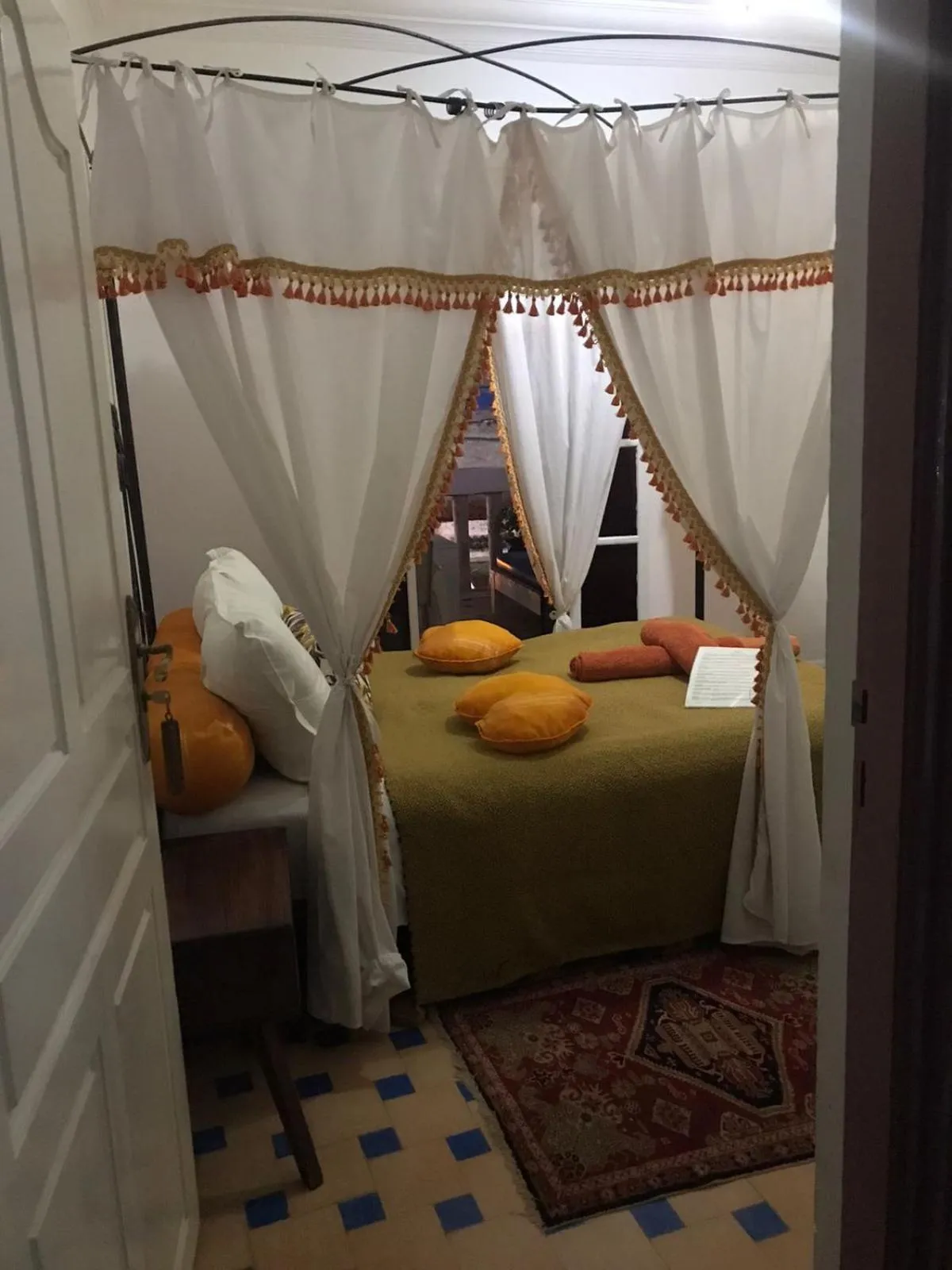 Bedroom, Bed in Hôtel Riad Gnaoua