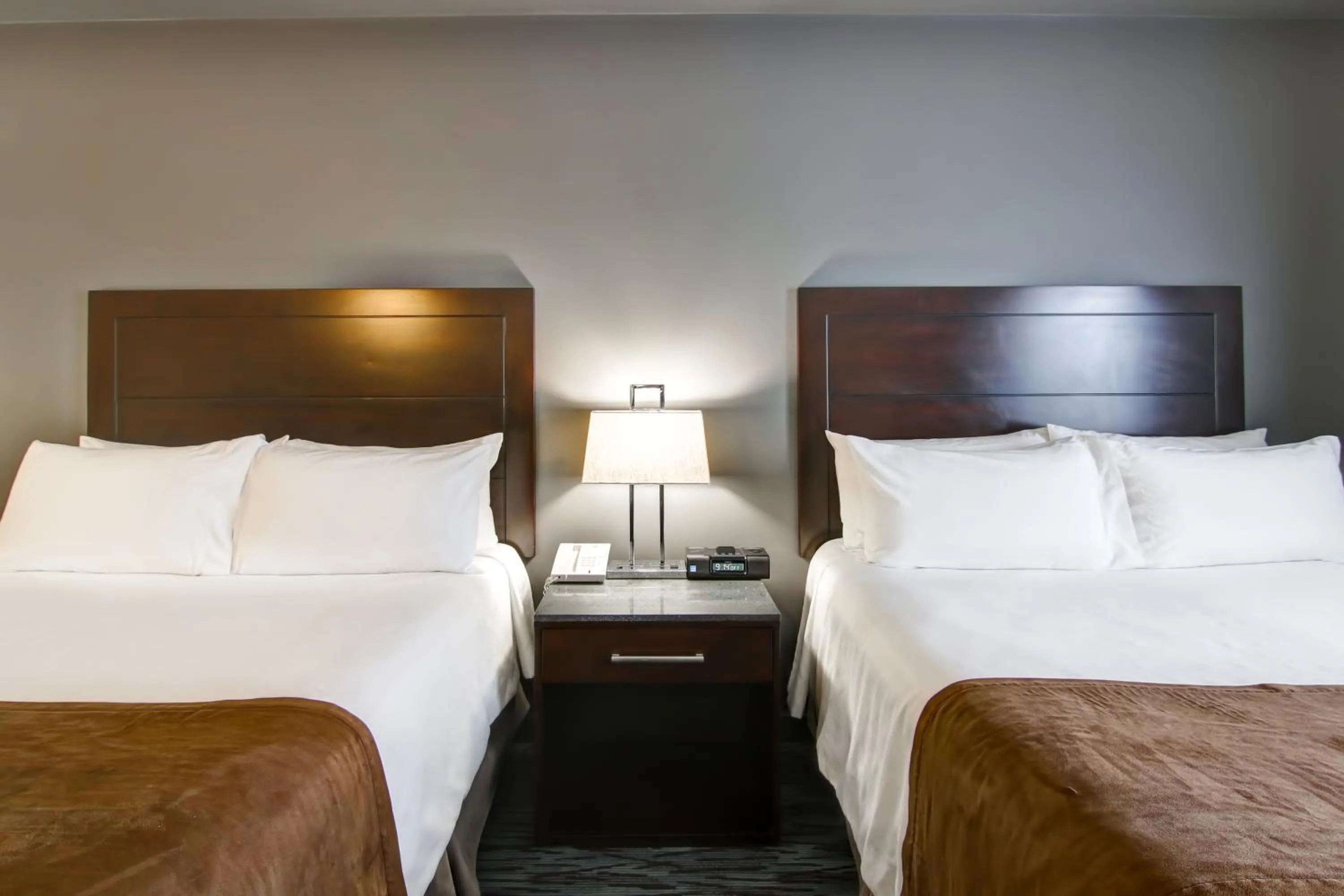 Bed in Best Western Plus Brandon Inn