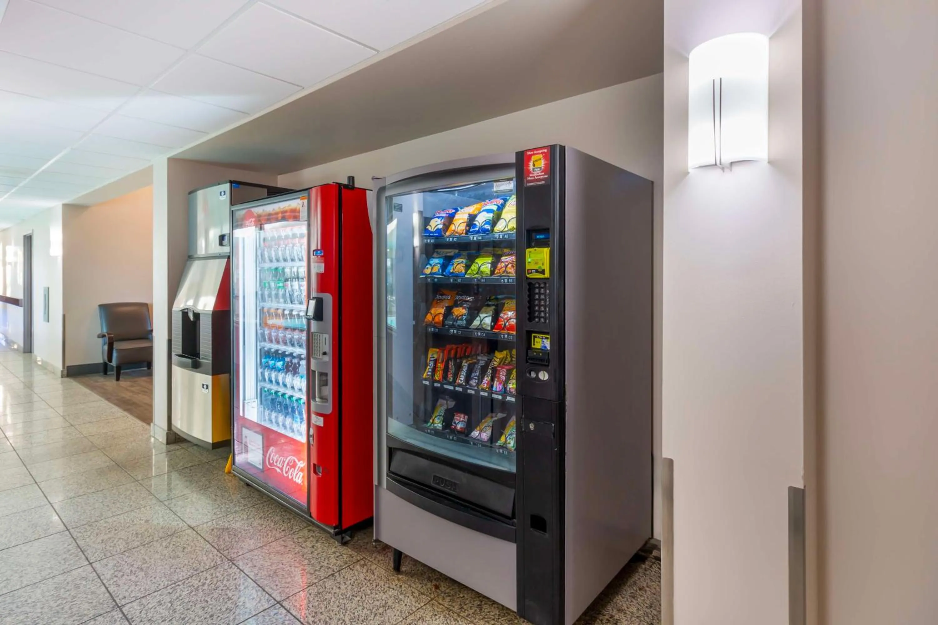 Property building in Best Western Plus Brandon Inn