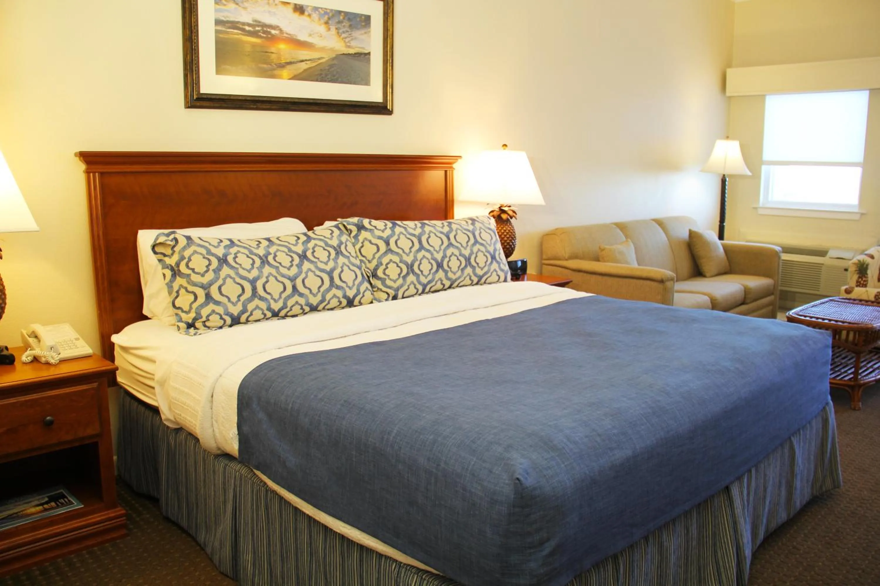 Bedroom, Bed in Surf Side Hotel