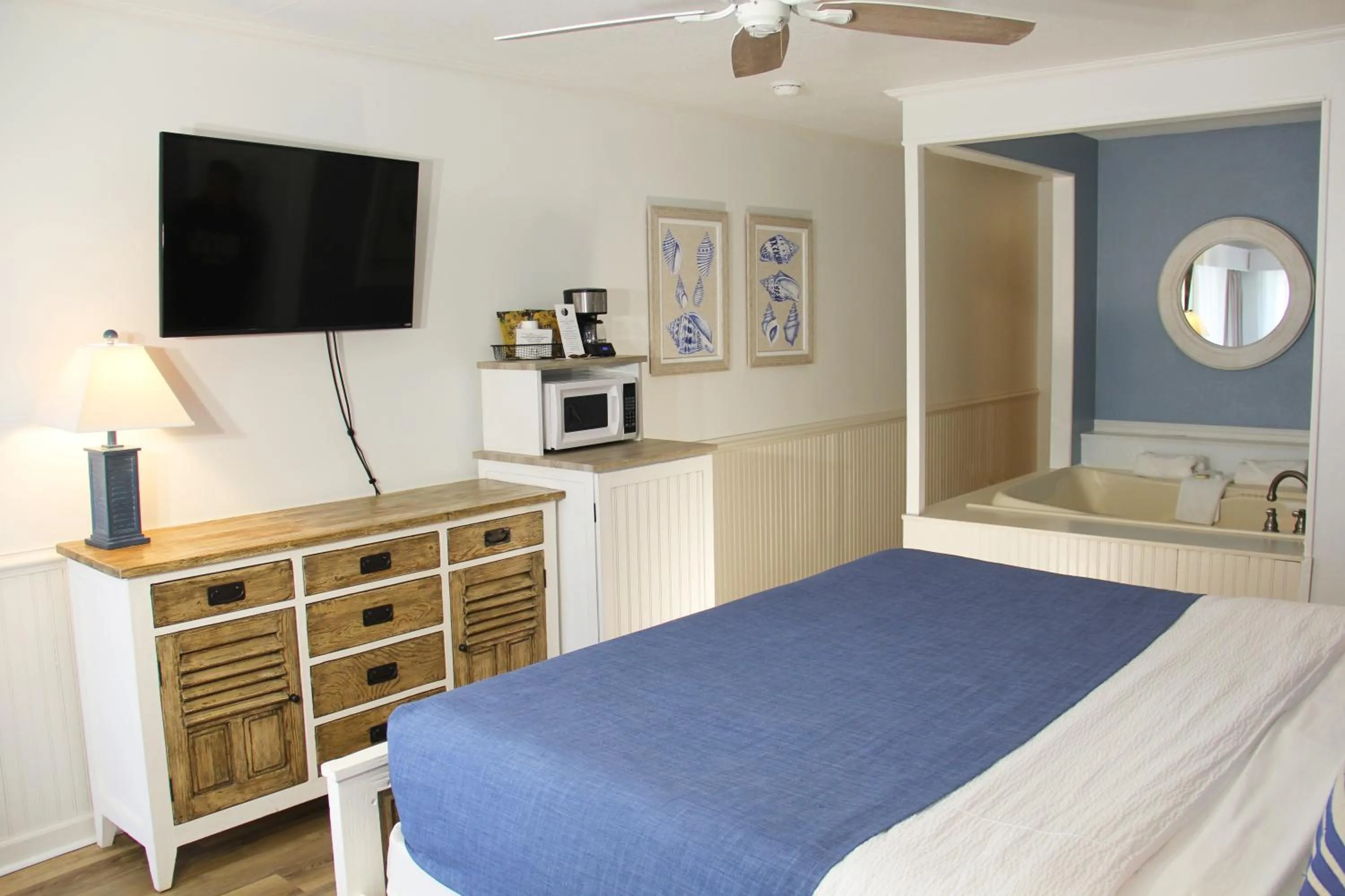 Bed in Surf Side Hotel