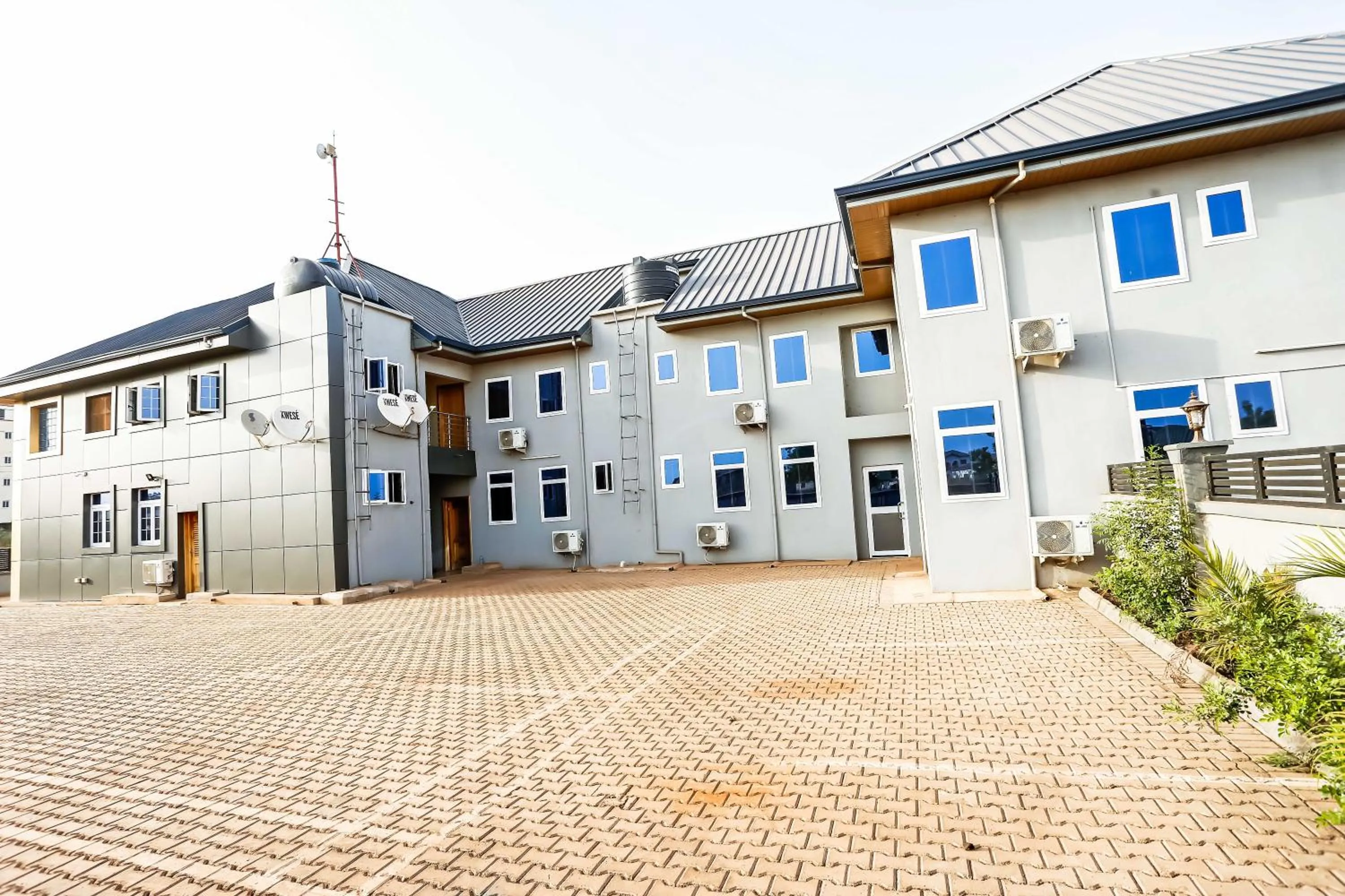 Property building in Jeyads Lodge