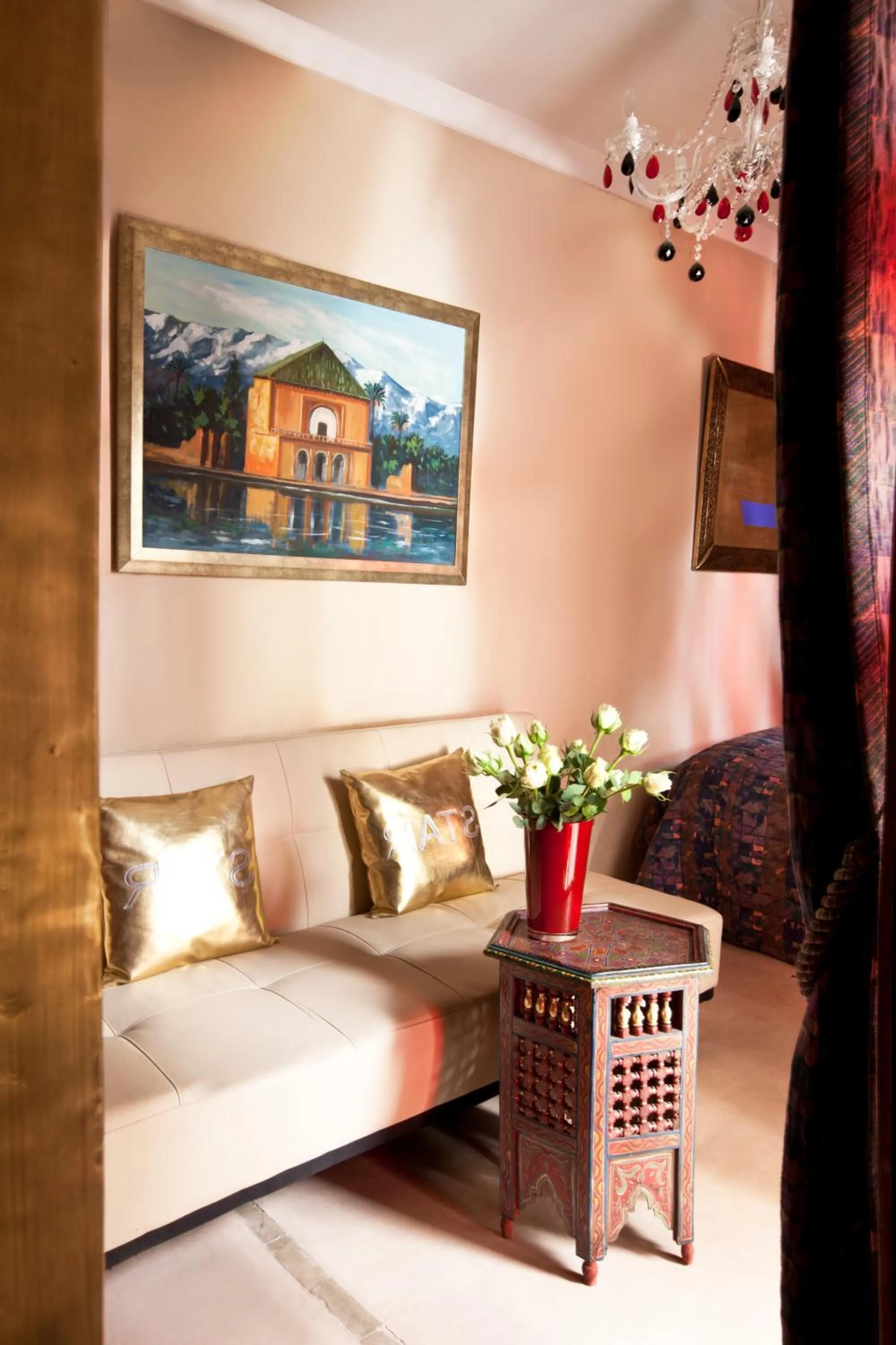 Decorative detail in Riad Le Rubis