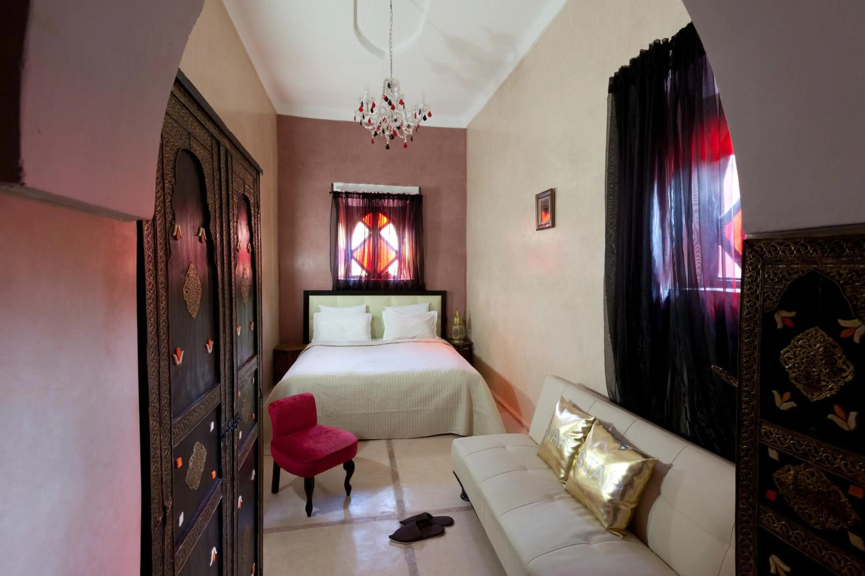 Photo of the whole room, Bed in Riad Le Rubis