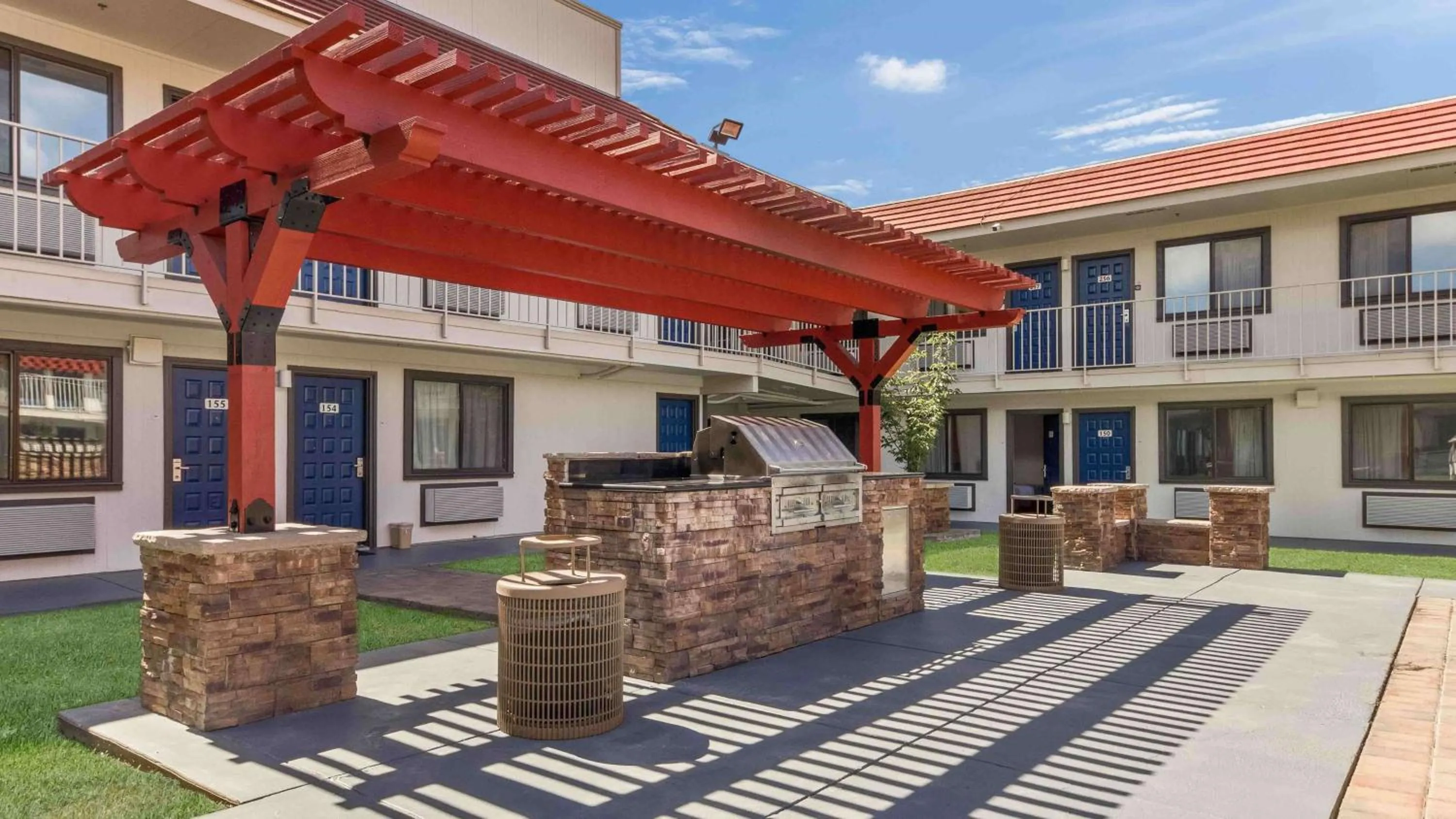 Property building in Motel 6-Fremont, CA - South