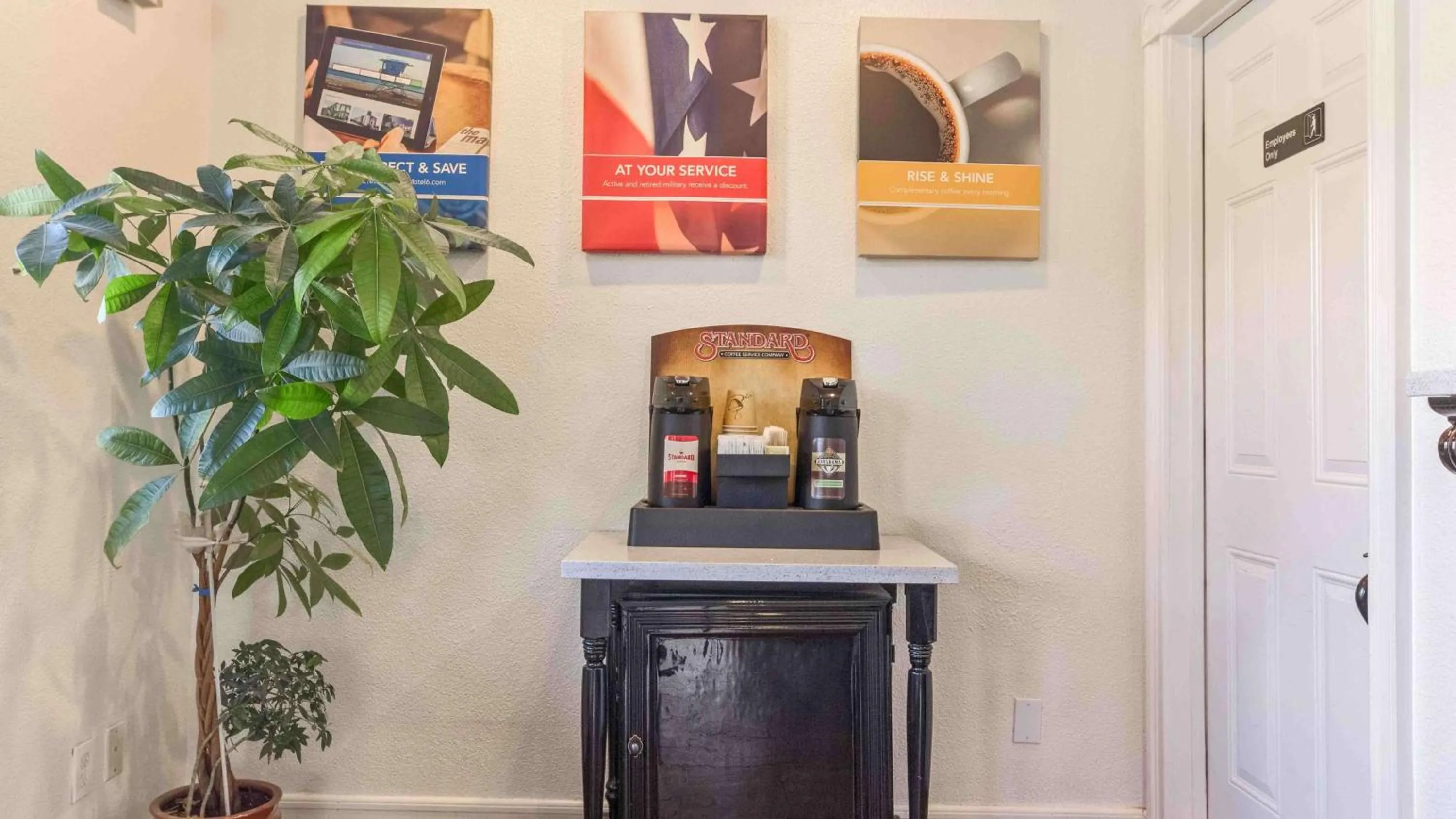 Restaurant/places to eat in Motel 6-Fremont, CA - South