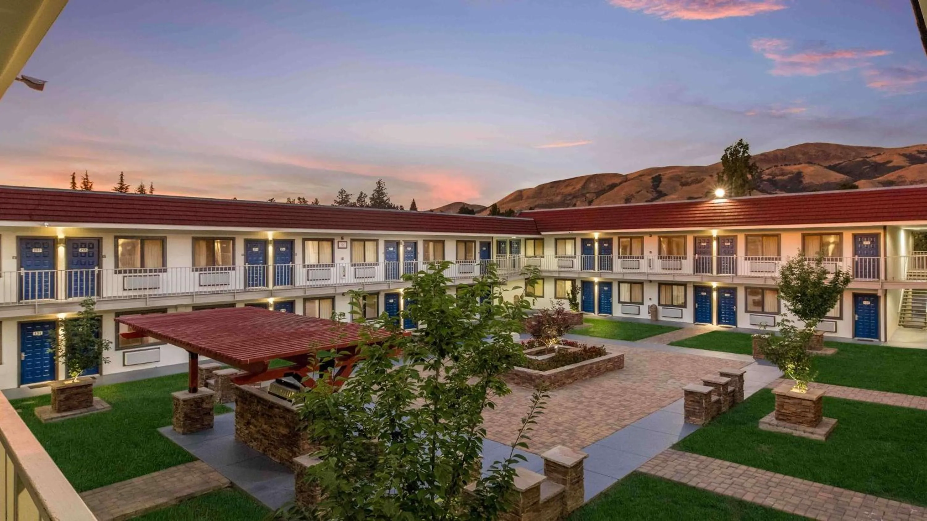 Property building in Motel 6-Fremont, CA - South