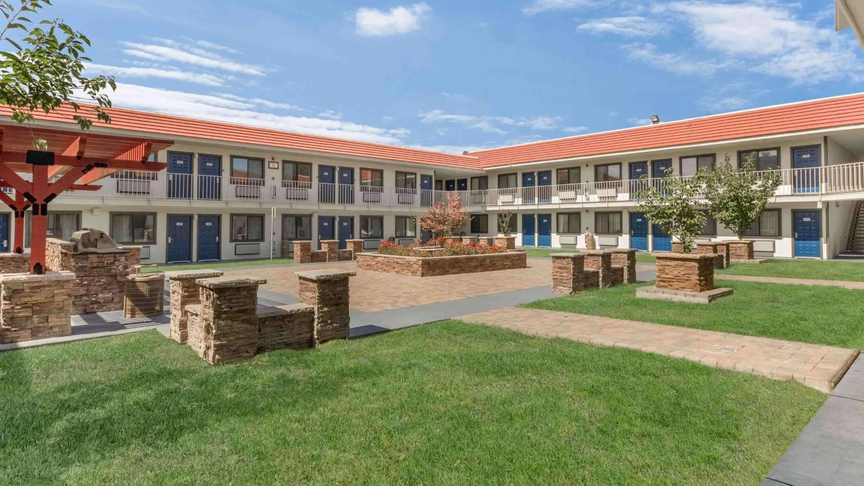 Property building in Motel 6-Fremont, CA - South