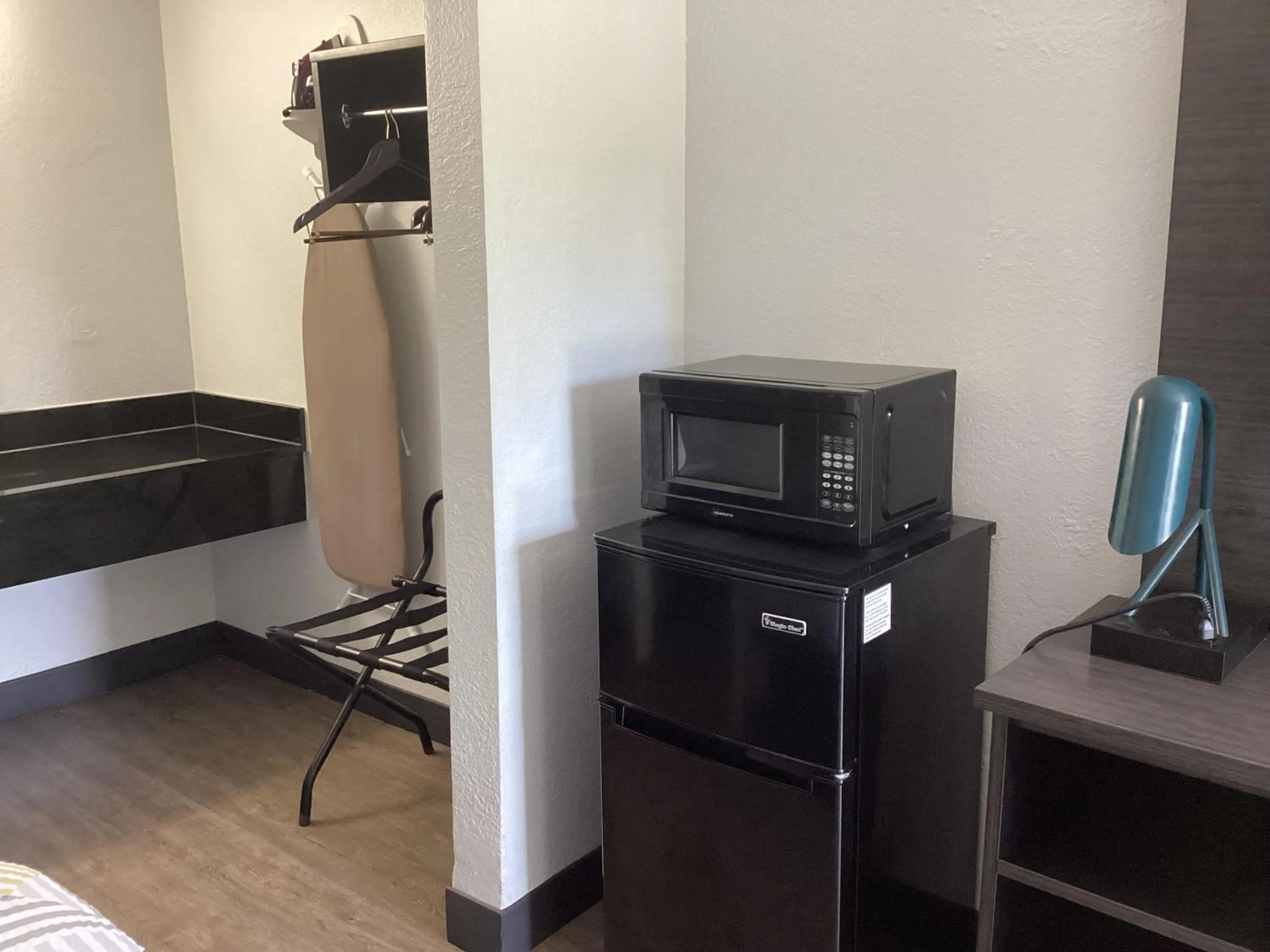 Bedroom in Motel 6-Lantana West Palm Beach, FL