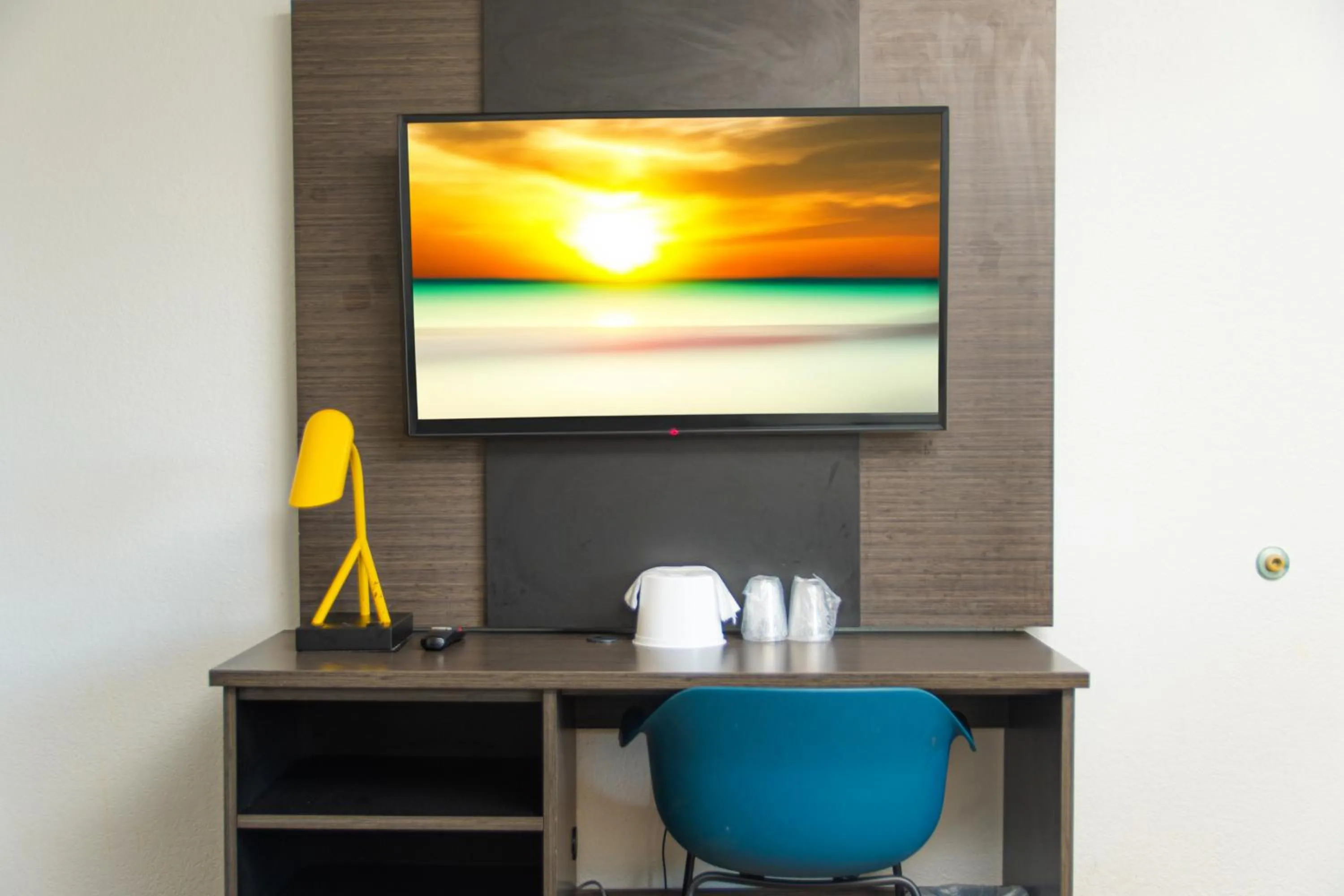 Bedroom in Motel 6-Lantana West Palm Beach, FL