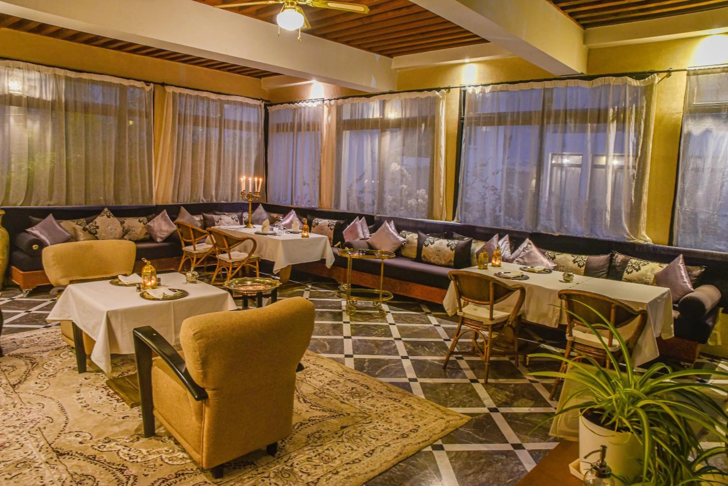 Restaurant/places to eat in Riad Mayfez Suites & Spa